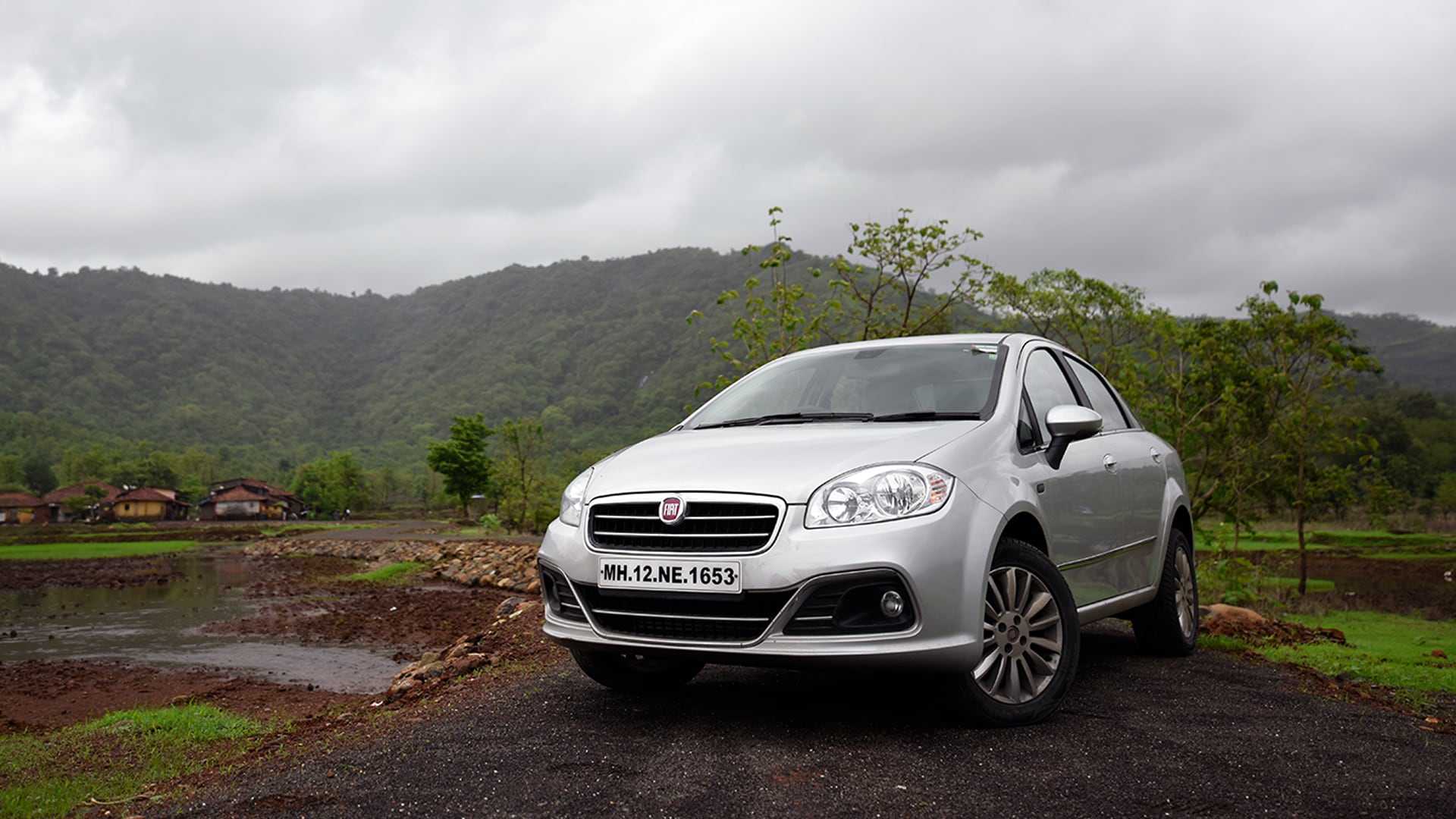 Fiat Linea 125 s 2016 T Jet Emotion Exterior