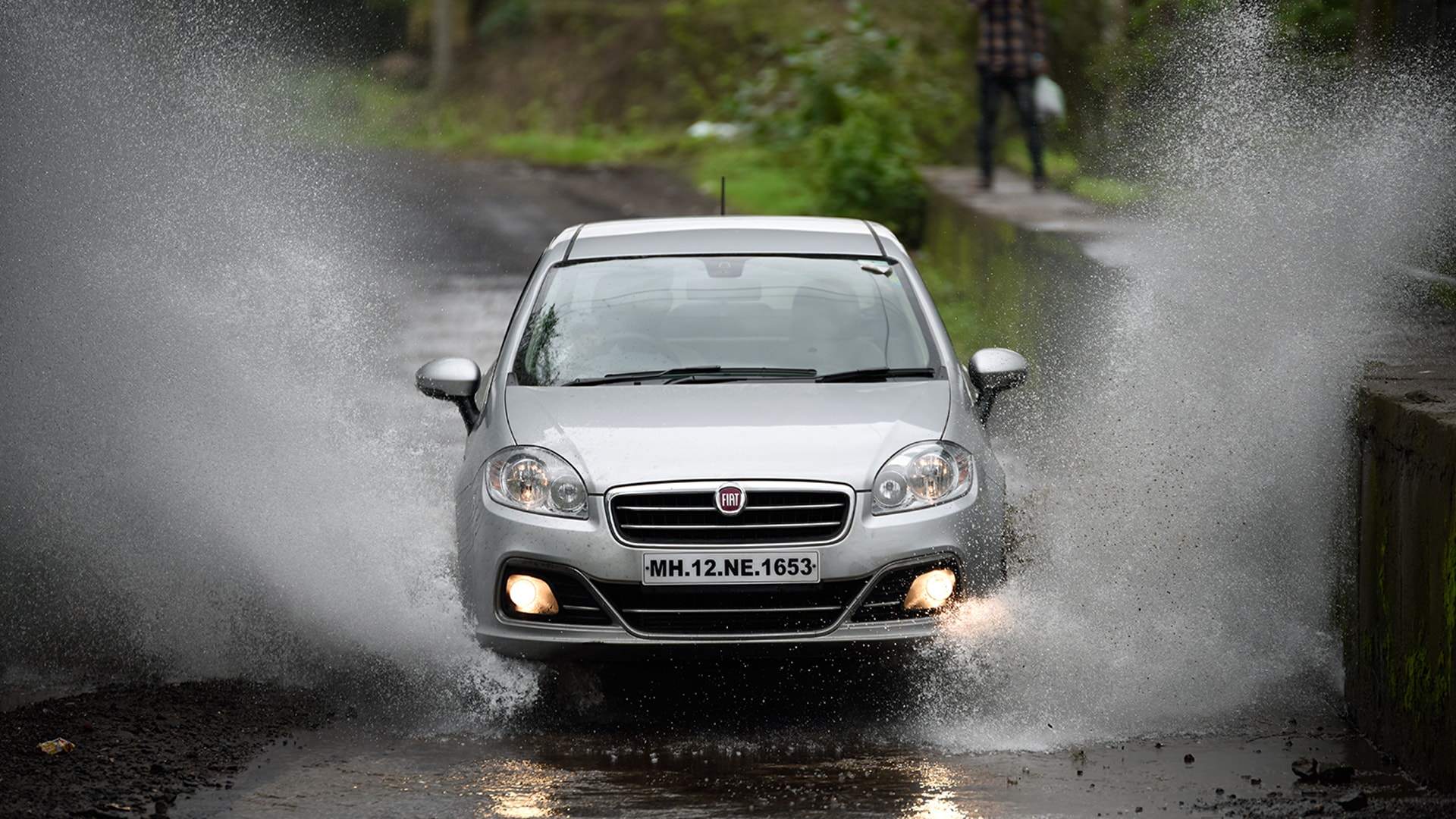 Fiat Linea 125 s 2016 T Jet Emotion Exterior