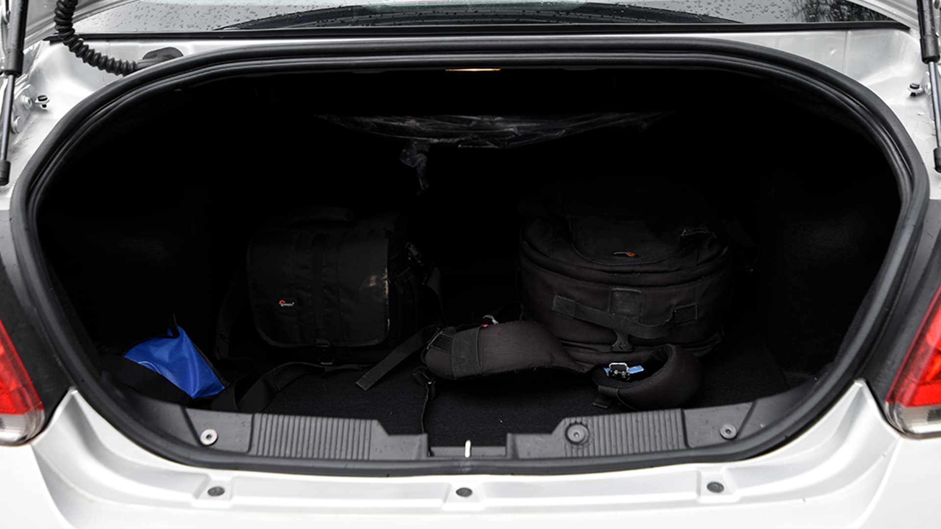 Fiat Linea 125 s 2016 T Jet Emotion Compare