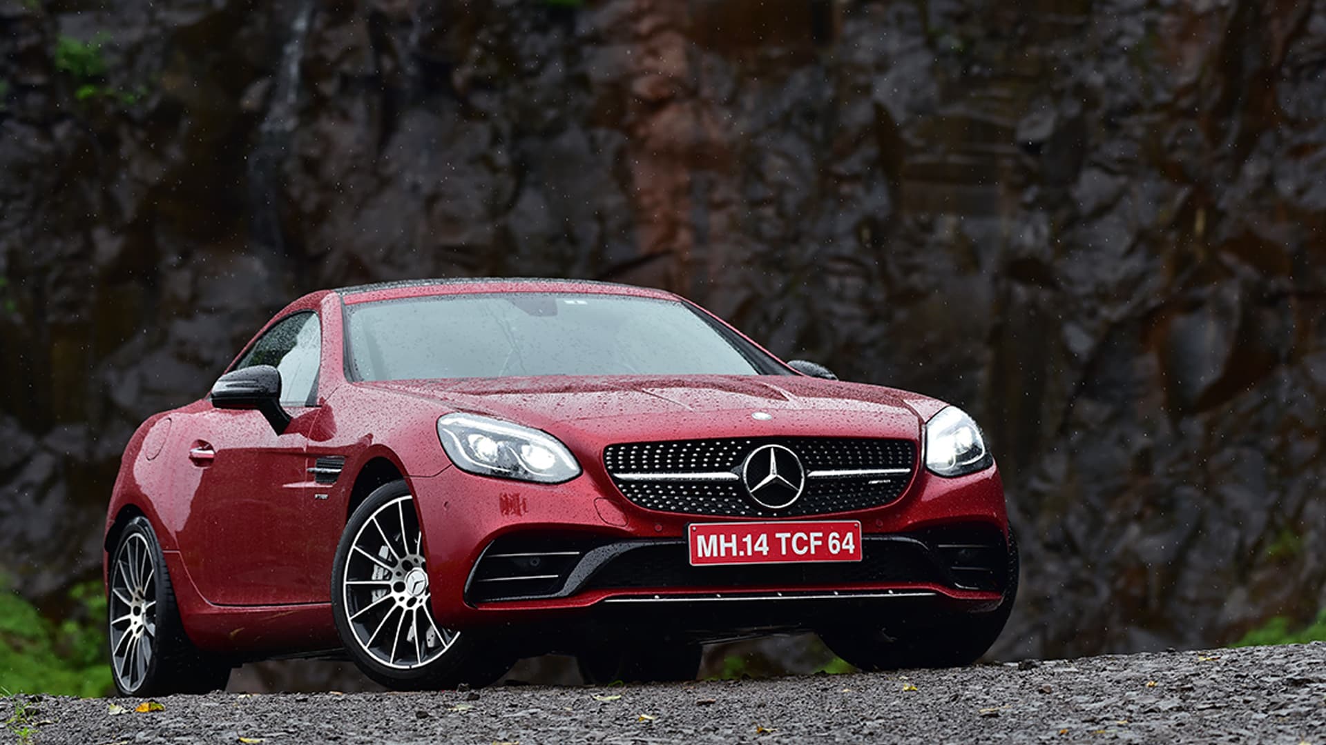 Mercedes Benz SLC 2016 43 AMG Compare