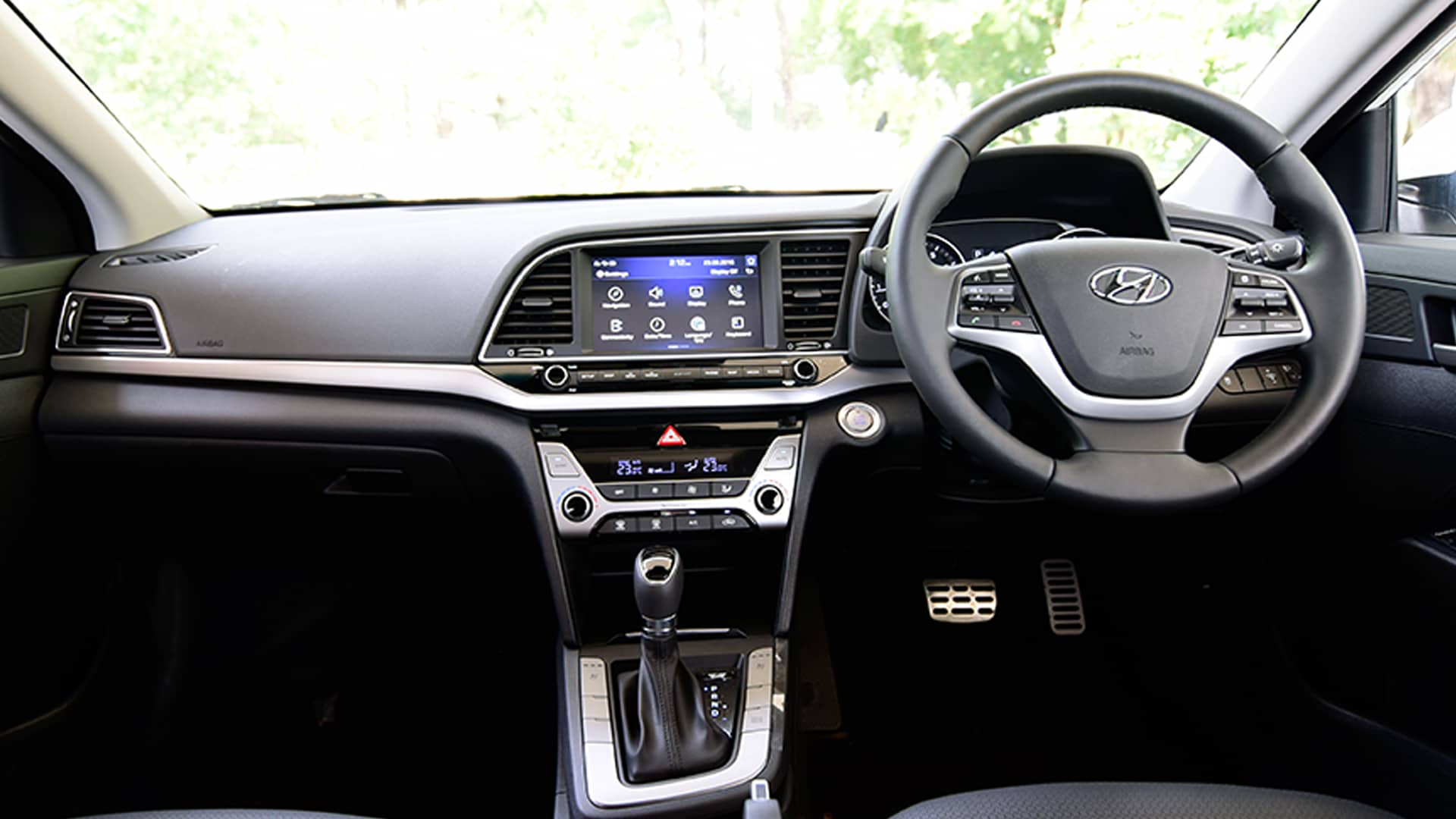 Hyundai Elantra 2016 2.0 Petrol SX (O)AT Exterior