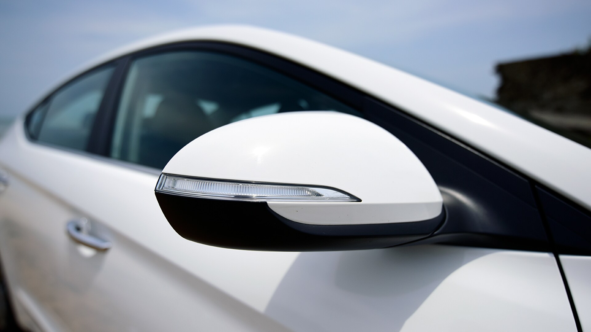 Hyundai Elantra 2016 2.0 Petrol SX (O)AT Exterior