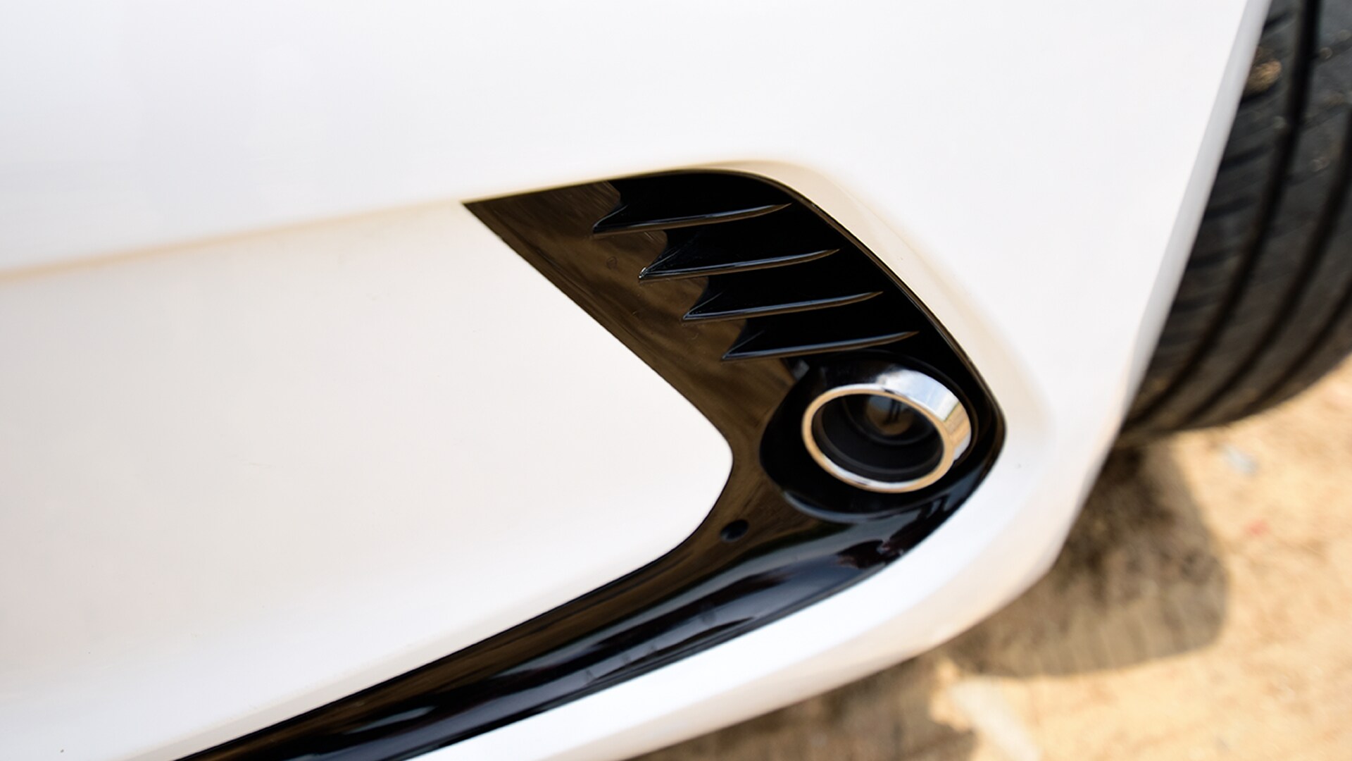 Hyundai Elantra 2016 2.0 Petrol SX (O)AT Exterior