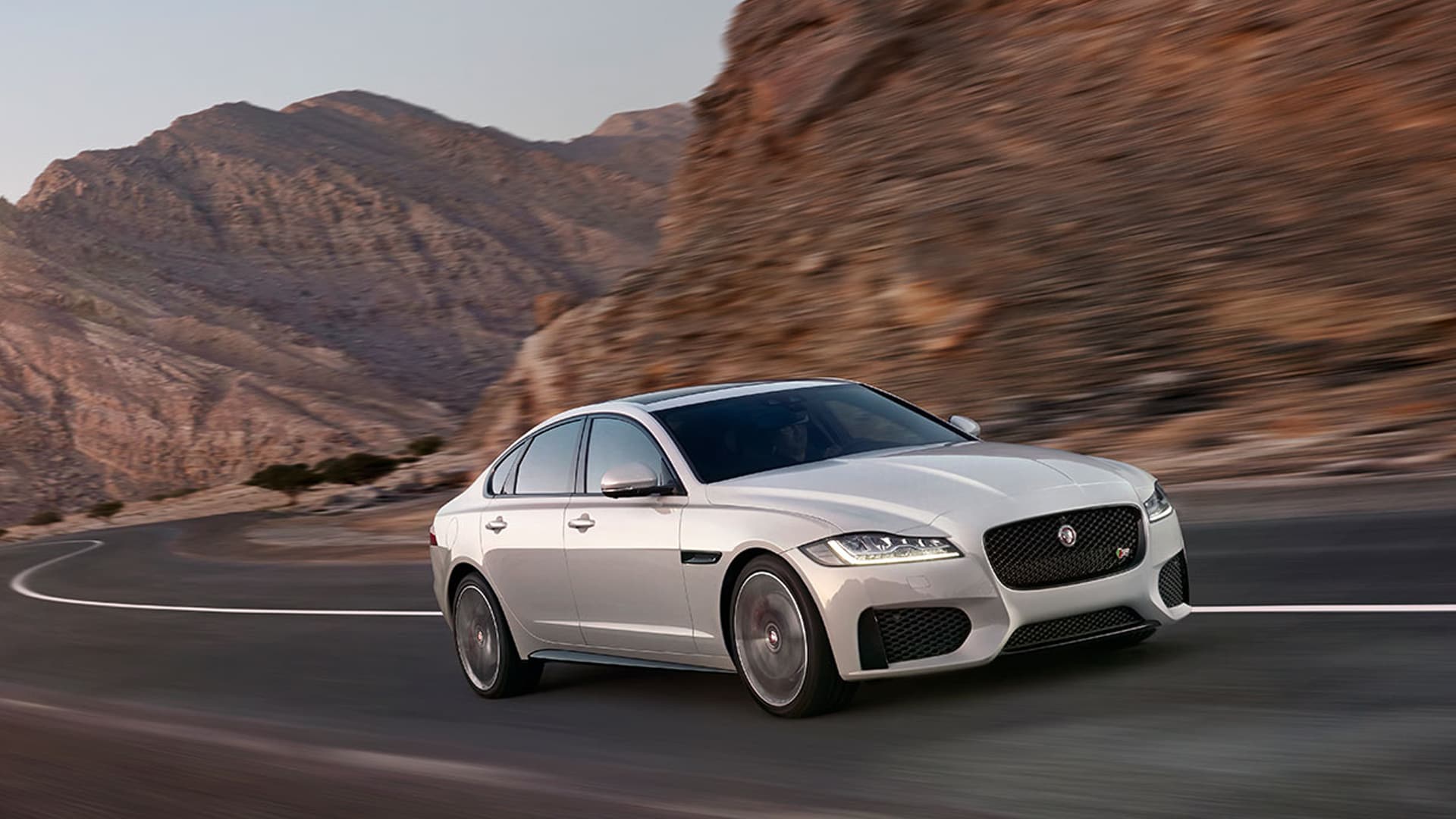 Jaguar XF 2016 Pure Diesel Exterior