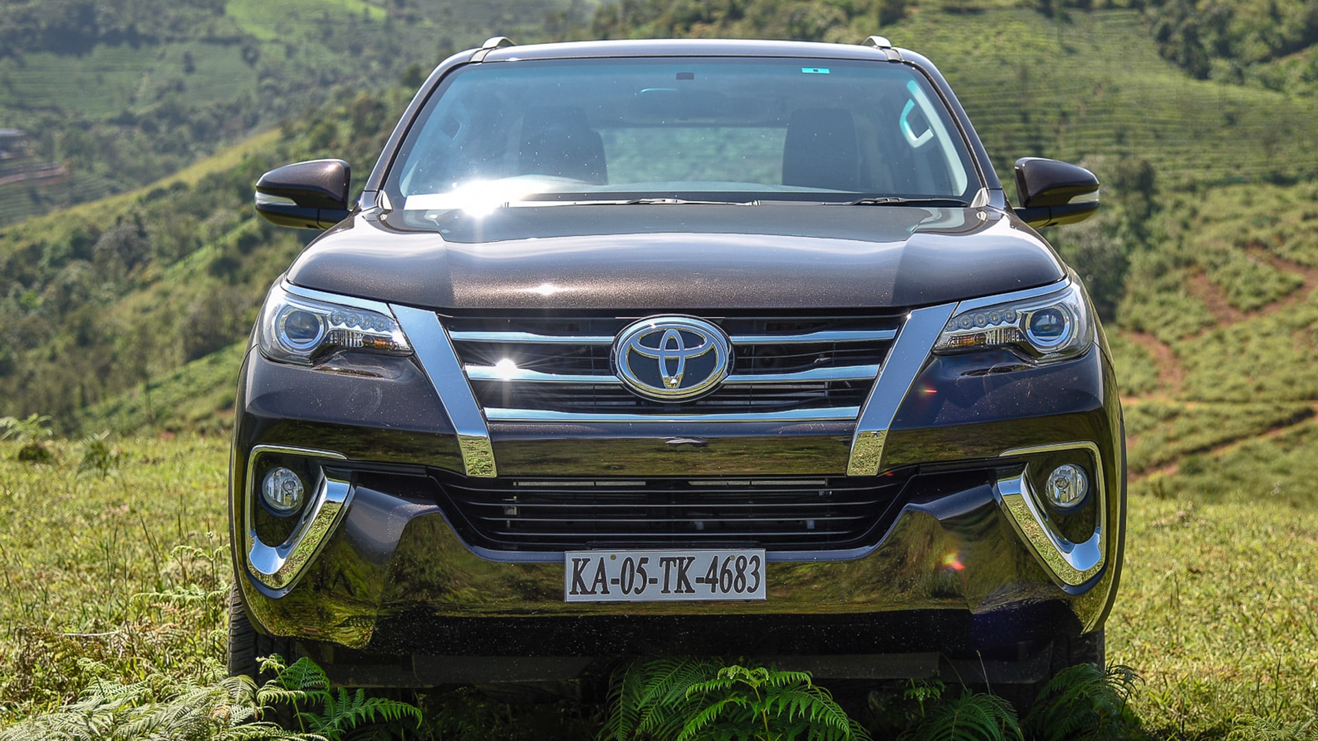 Toyota Fortuner 2016 4X4 MT Diesel Compare