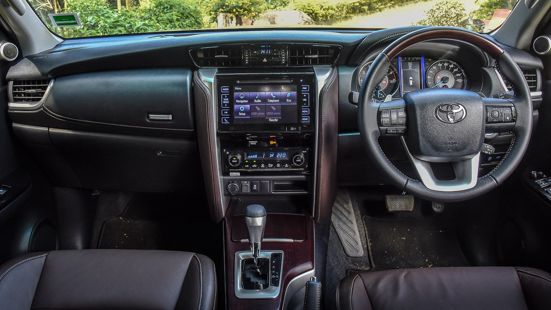 Toyota Fortuner 2016 4X4 MT Diesel Compare