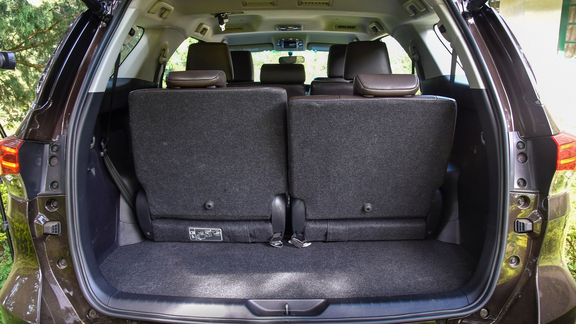 Toyota Fortuner 2016 4X4 MT Diesel Compare