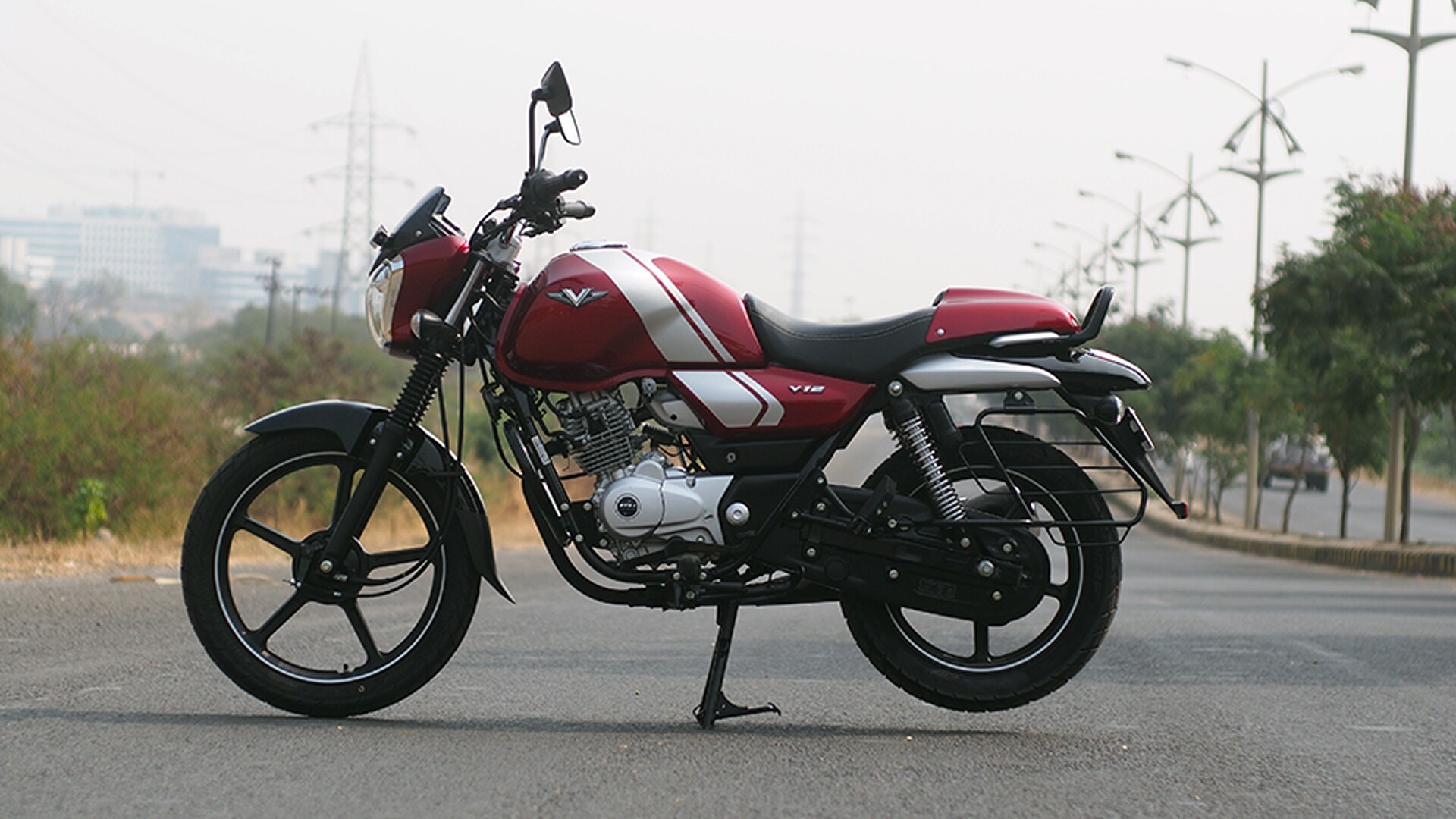 Bajaj V12 2017 STD