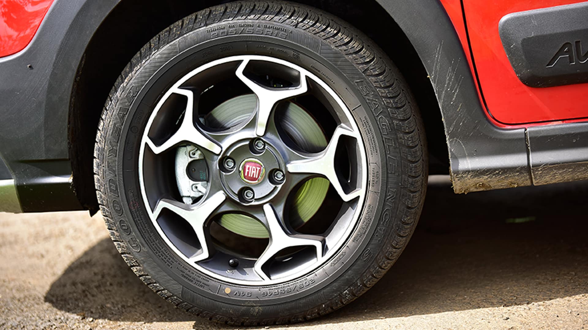 Fiat Avventura Urban Cross 2016 1.3 Multijet Diesel Active Exterior