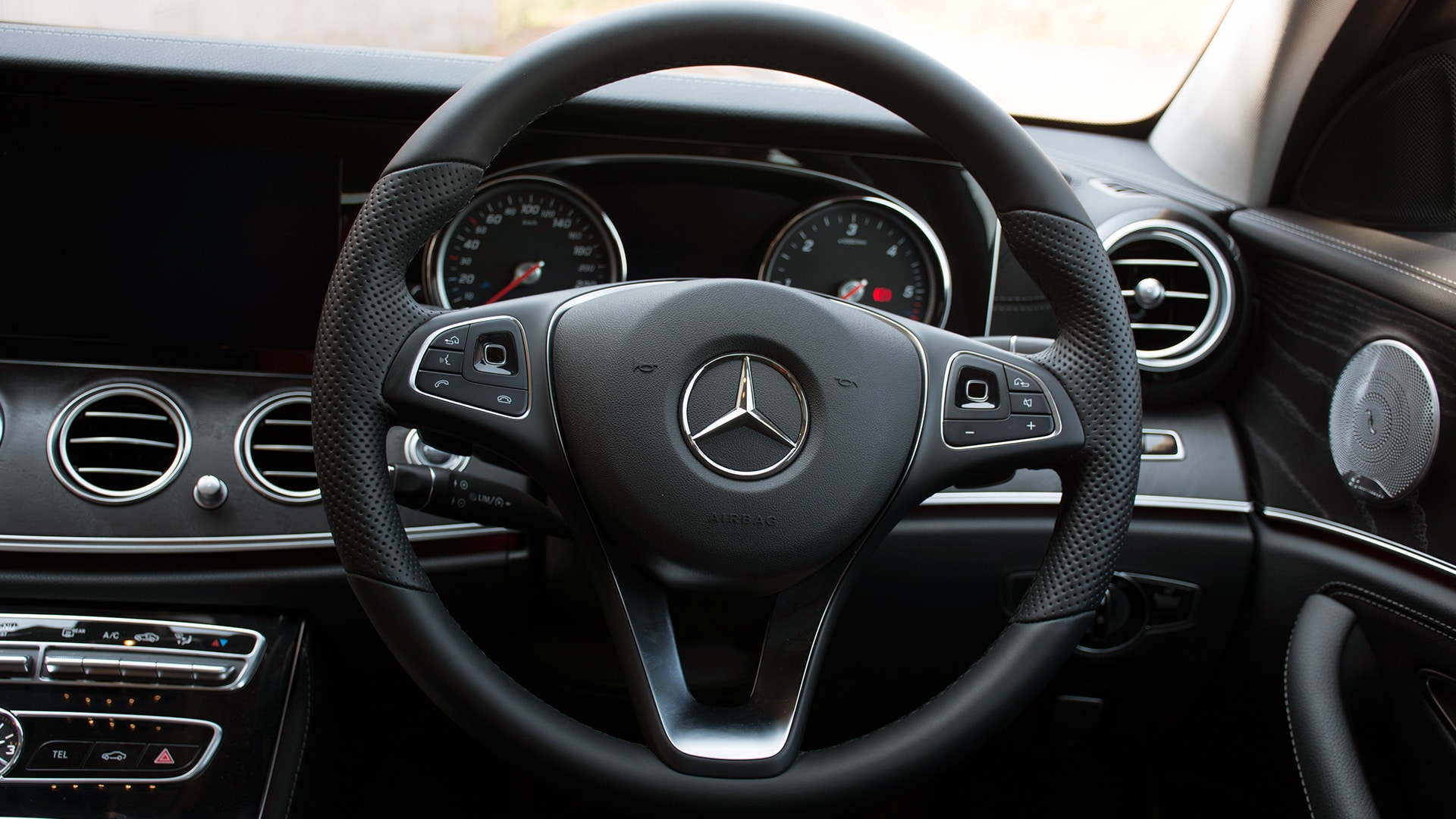 Mercedes Benz-Eclass 2017 E 350 LWB Diesel Interior