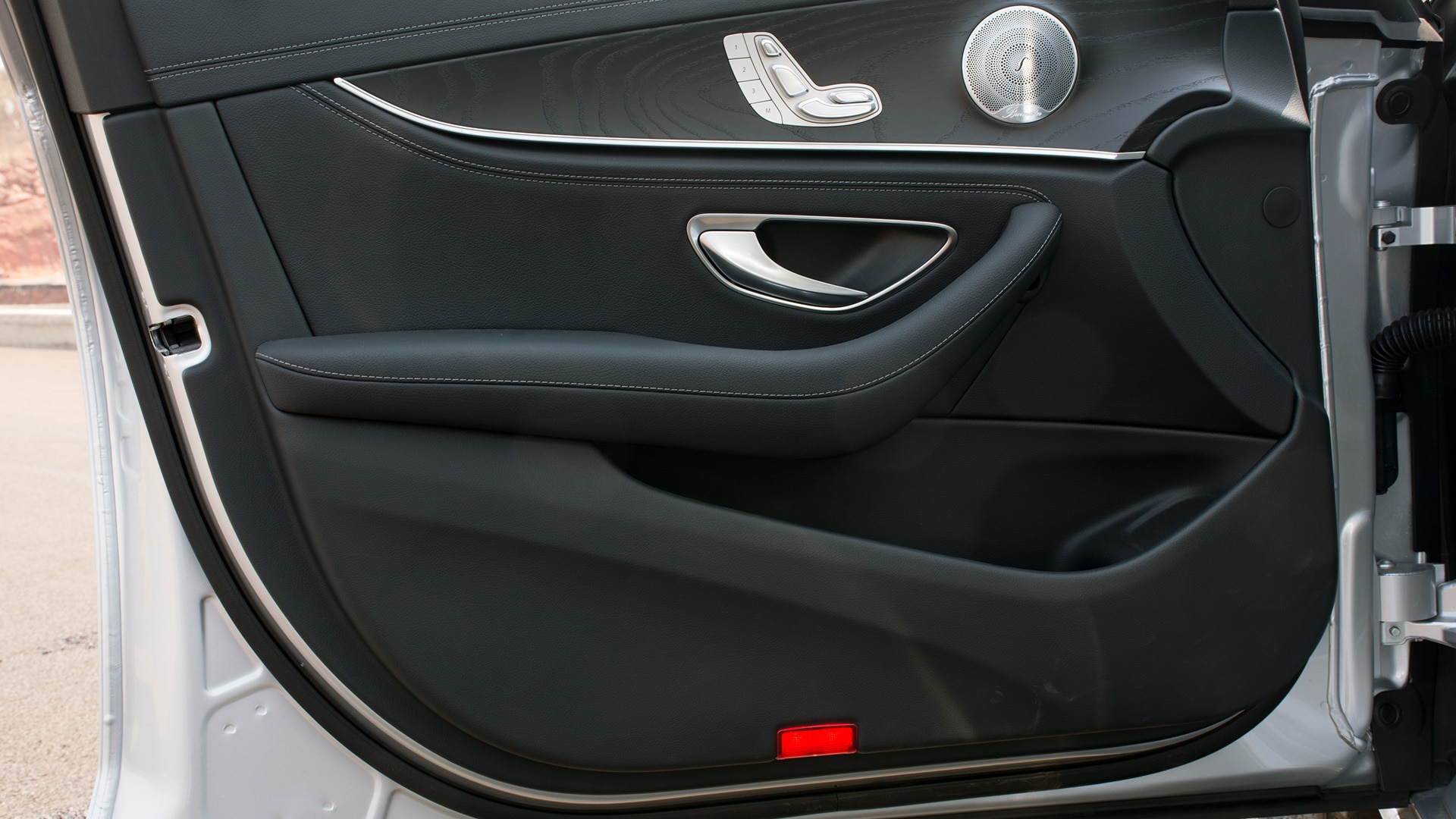 Mercedes Benz-Eclass 2017 E 350 LWB Diesel Interior