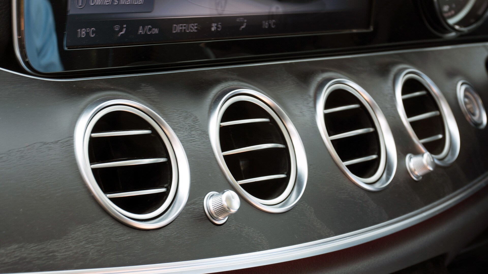 Mercedes Benz-Eclass 2017 E 350 LWB Diesel Interior