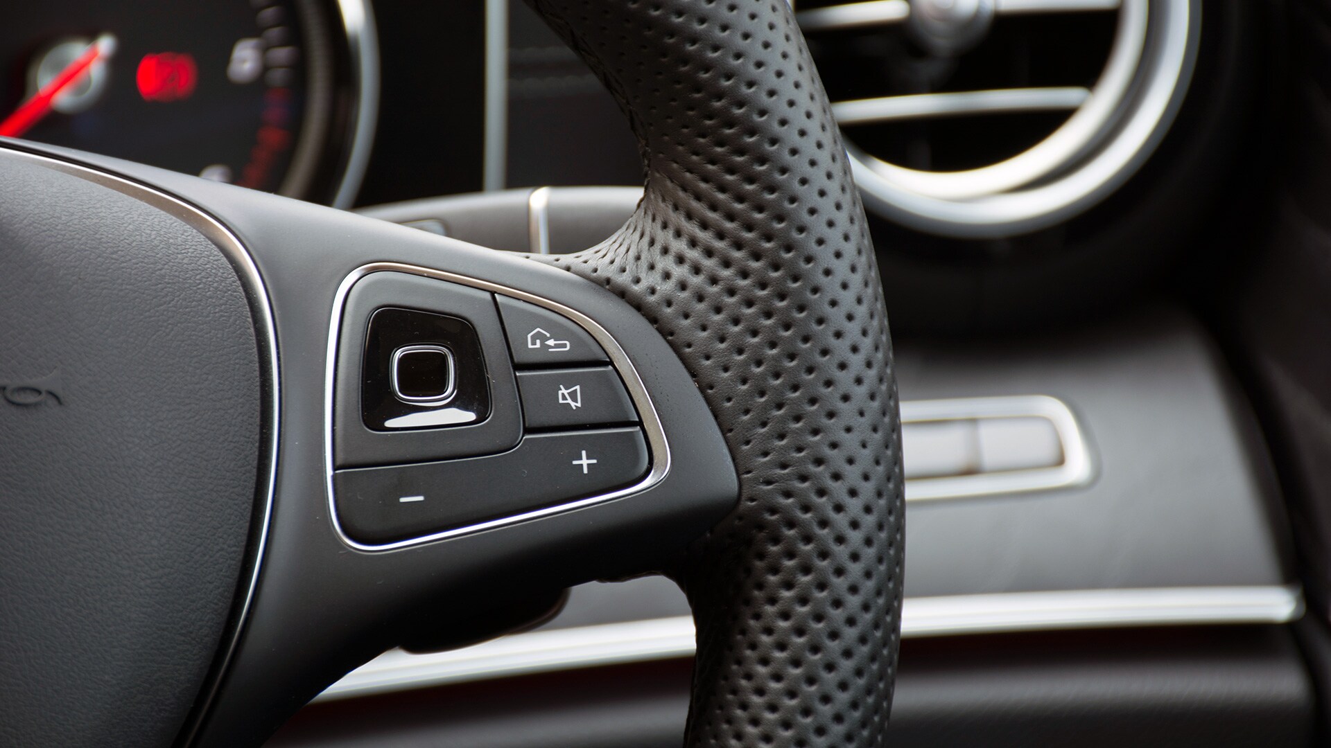 Mercedes Benz-Eclass 2017 E 350 LWB Diesel Interior