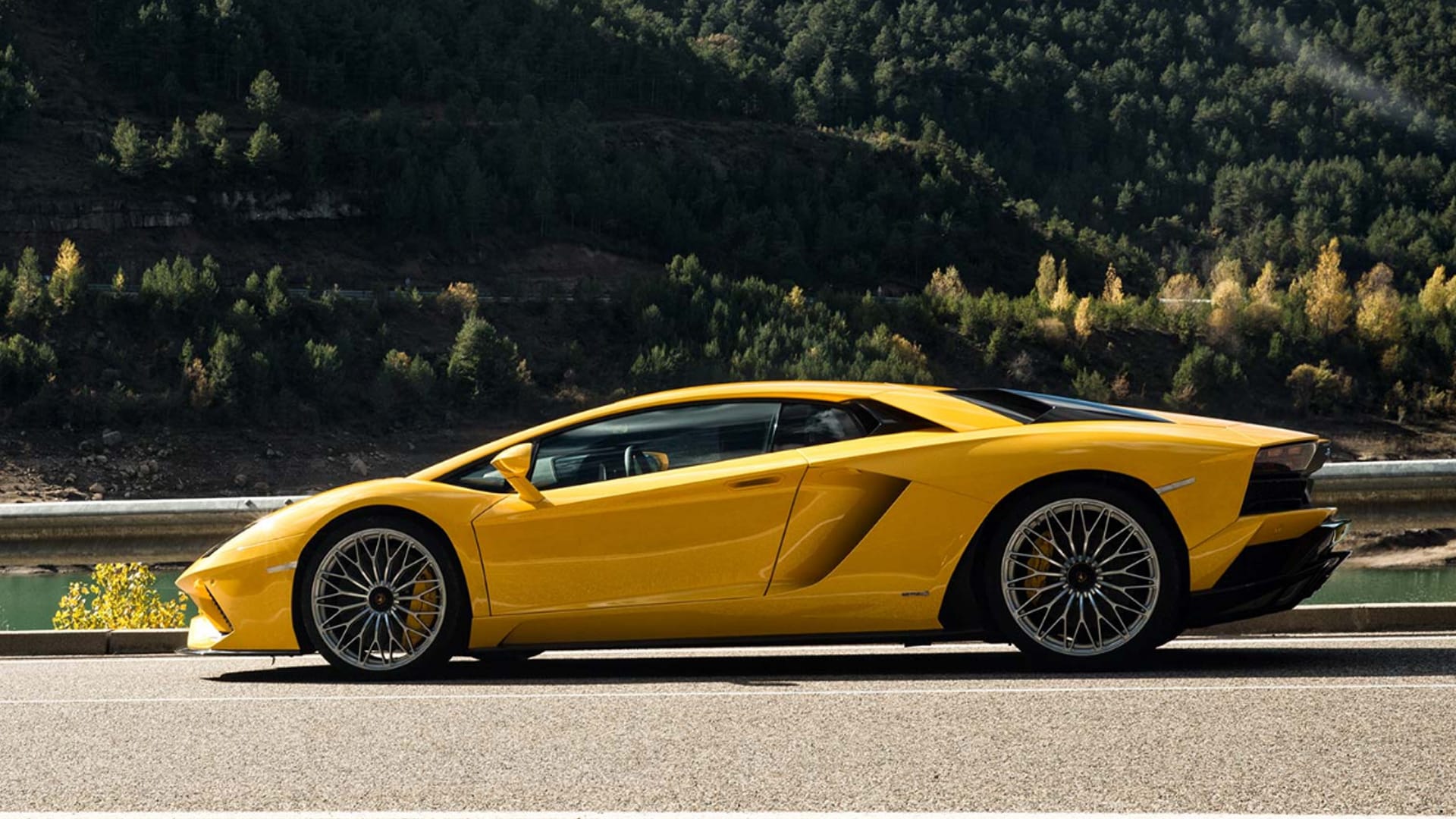 Lamborghini Aventador 2017 S Exterior