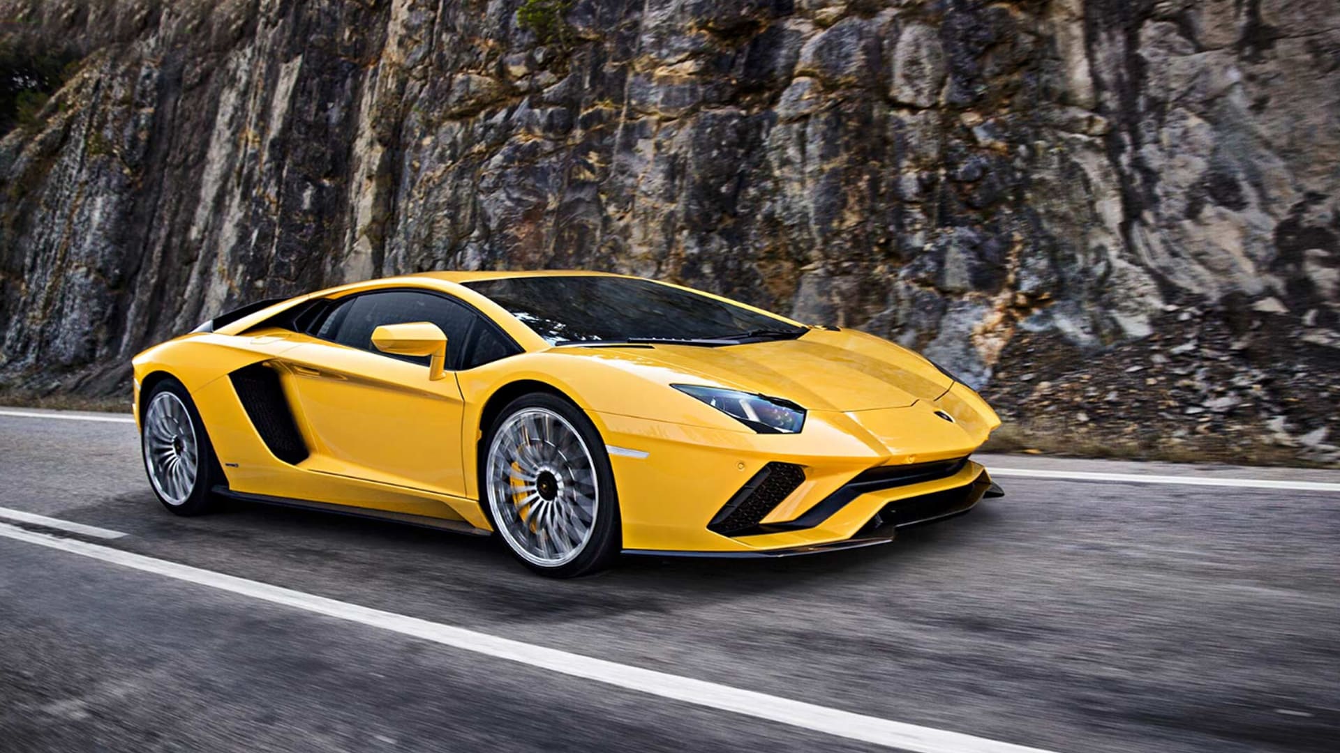 Lamborghini Aventador 2017 S Exterior