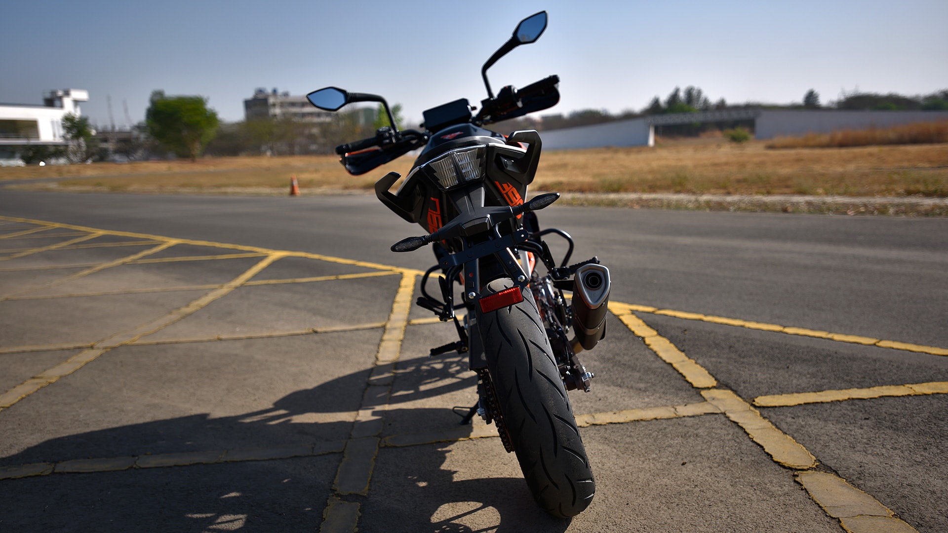 KTM 390 Duke 2017 STD Compare