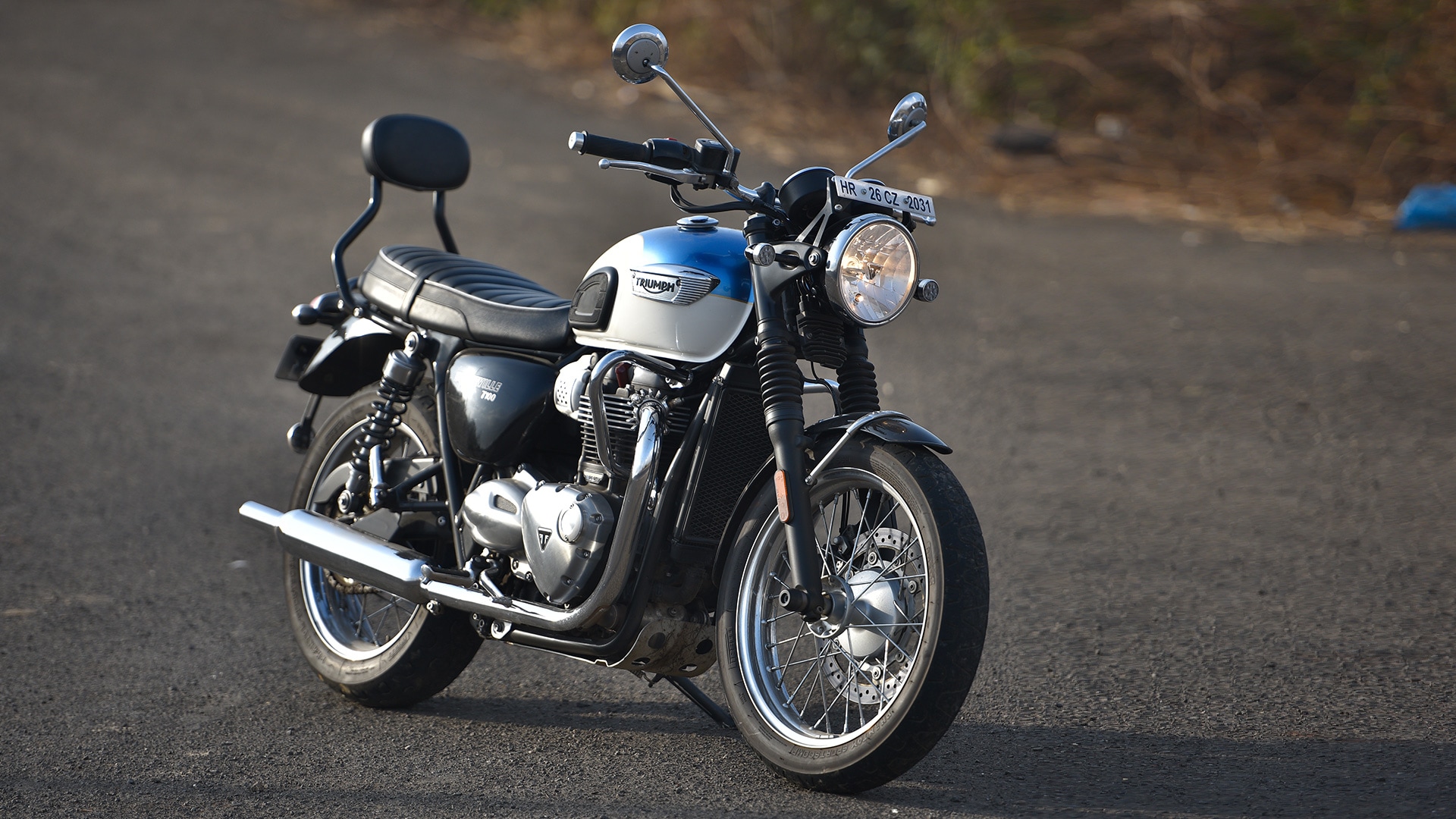 Triumph Bonneville 2016 T100 Compare