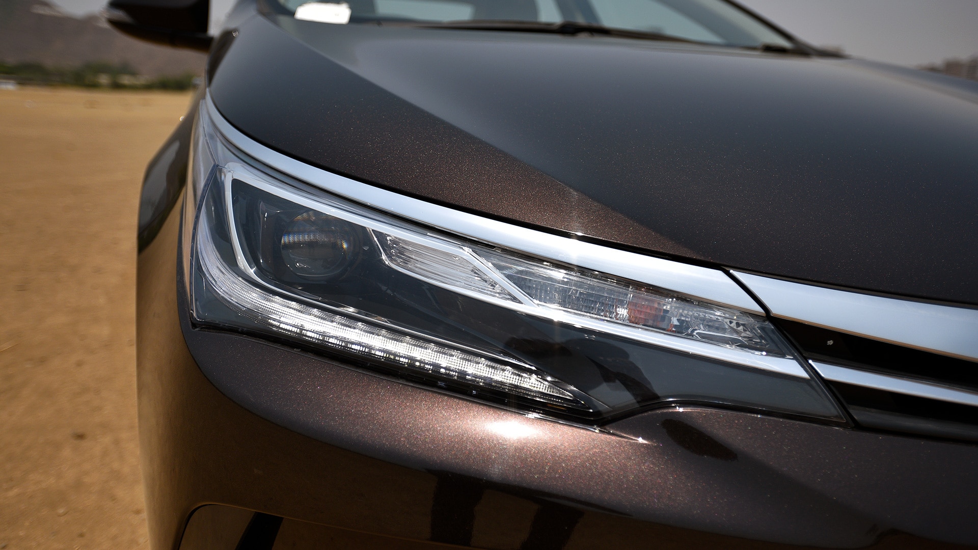 Toyota Corolla Altis 2017 VL (CVT) Exterior