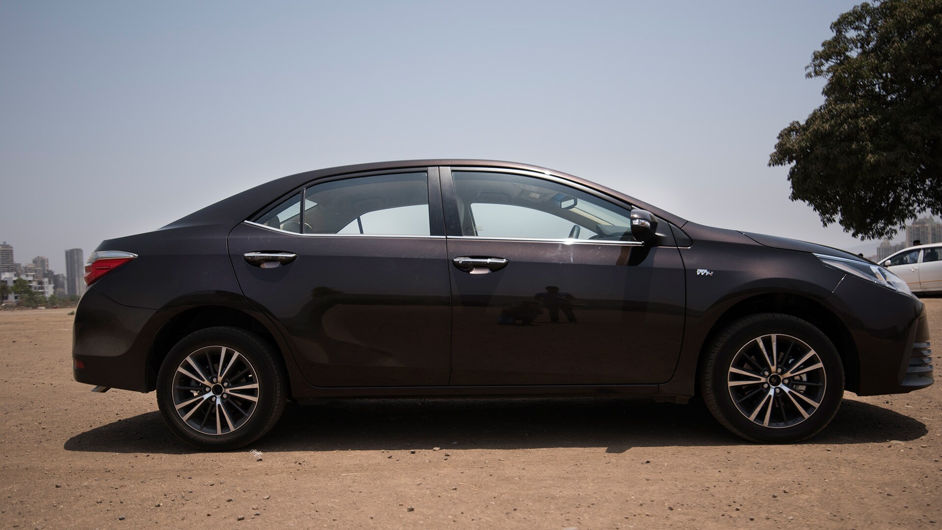 Toyota Corolla Altis 2017 VL (CVT) Exterior