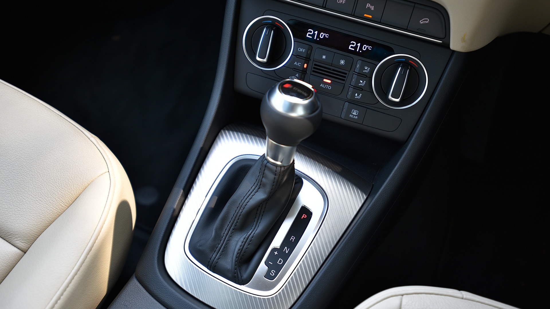 Audi Q3 2017 35 TDI quattro Premium Plus Interior