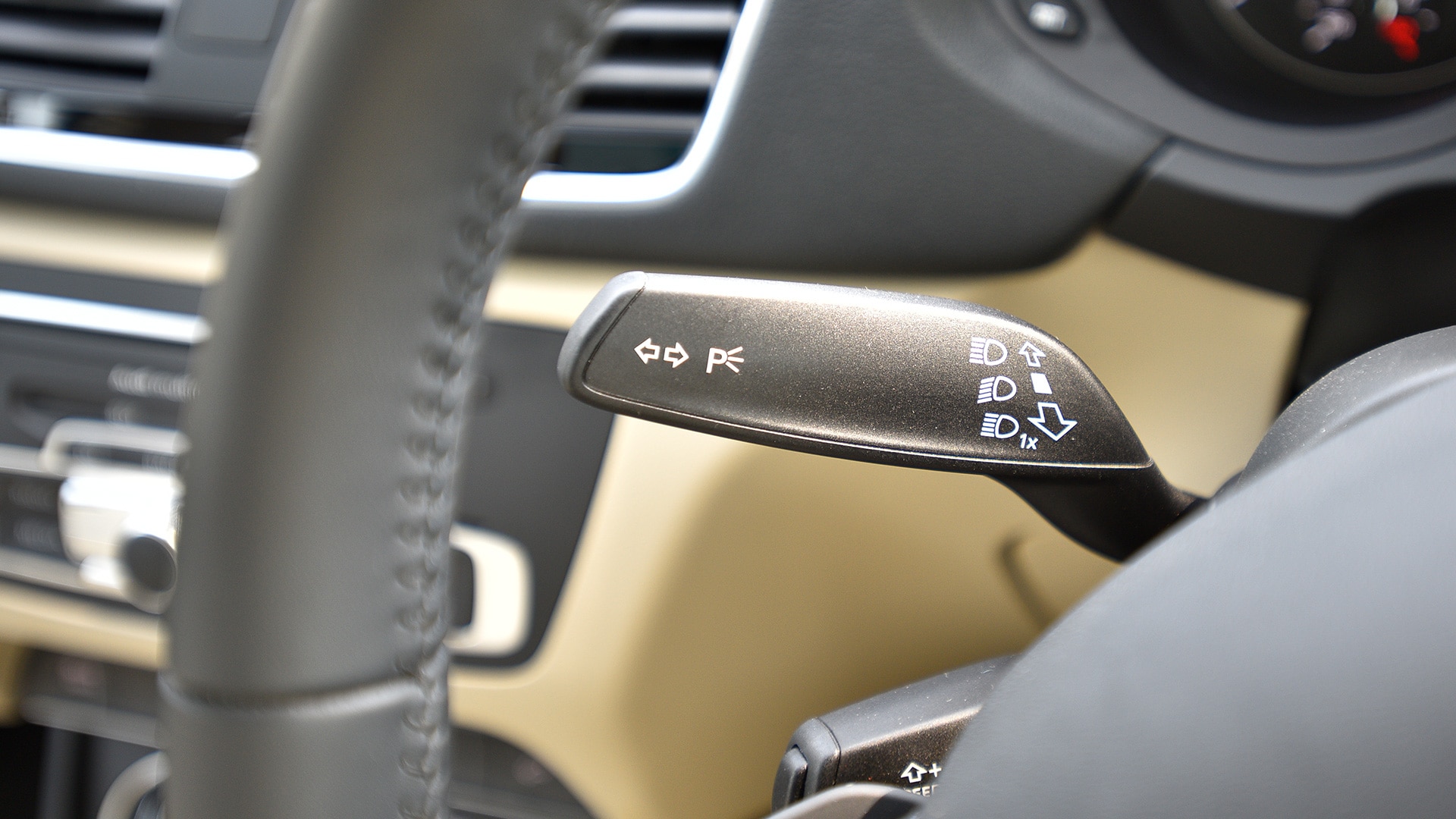 Audi Q3 2017 35 TDI quattro Premium Plus Interior