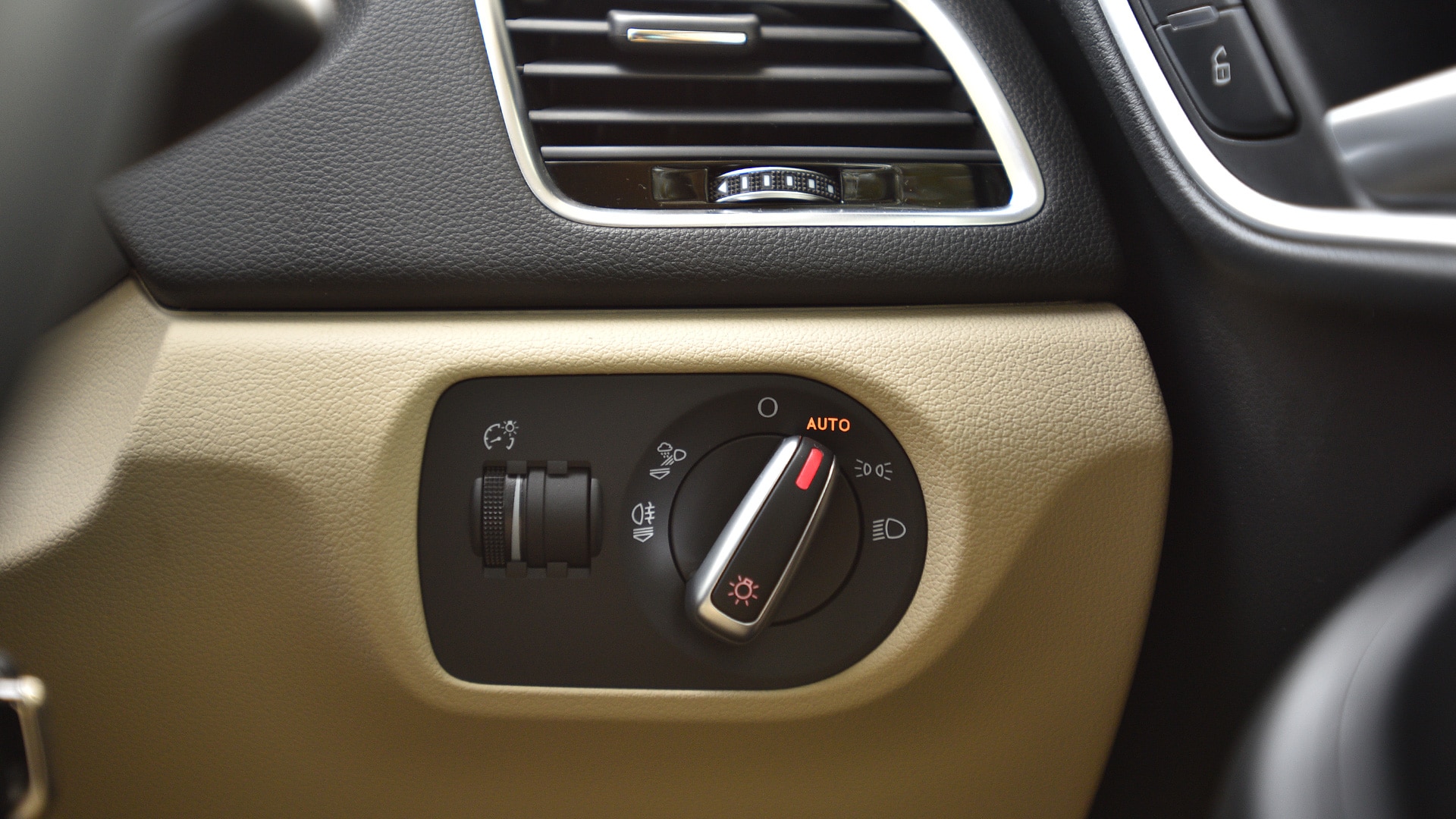 Audi Q3 2017 35 TDI quattro Premium Plus Interior