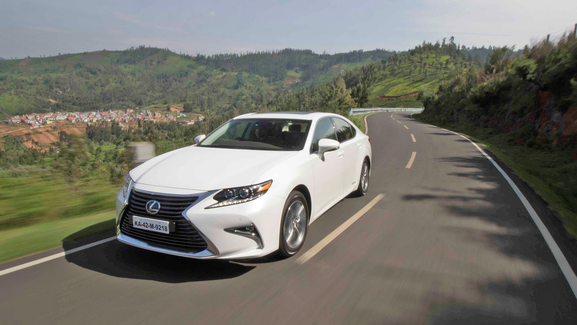 Lexus ES 300h 2017 STD Exterior