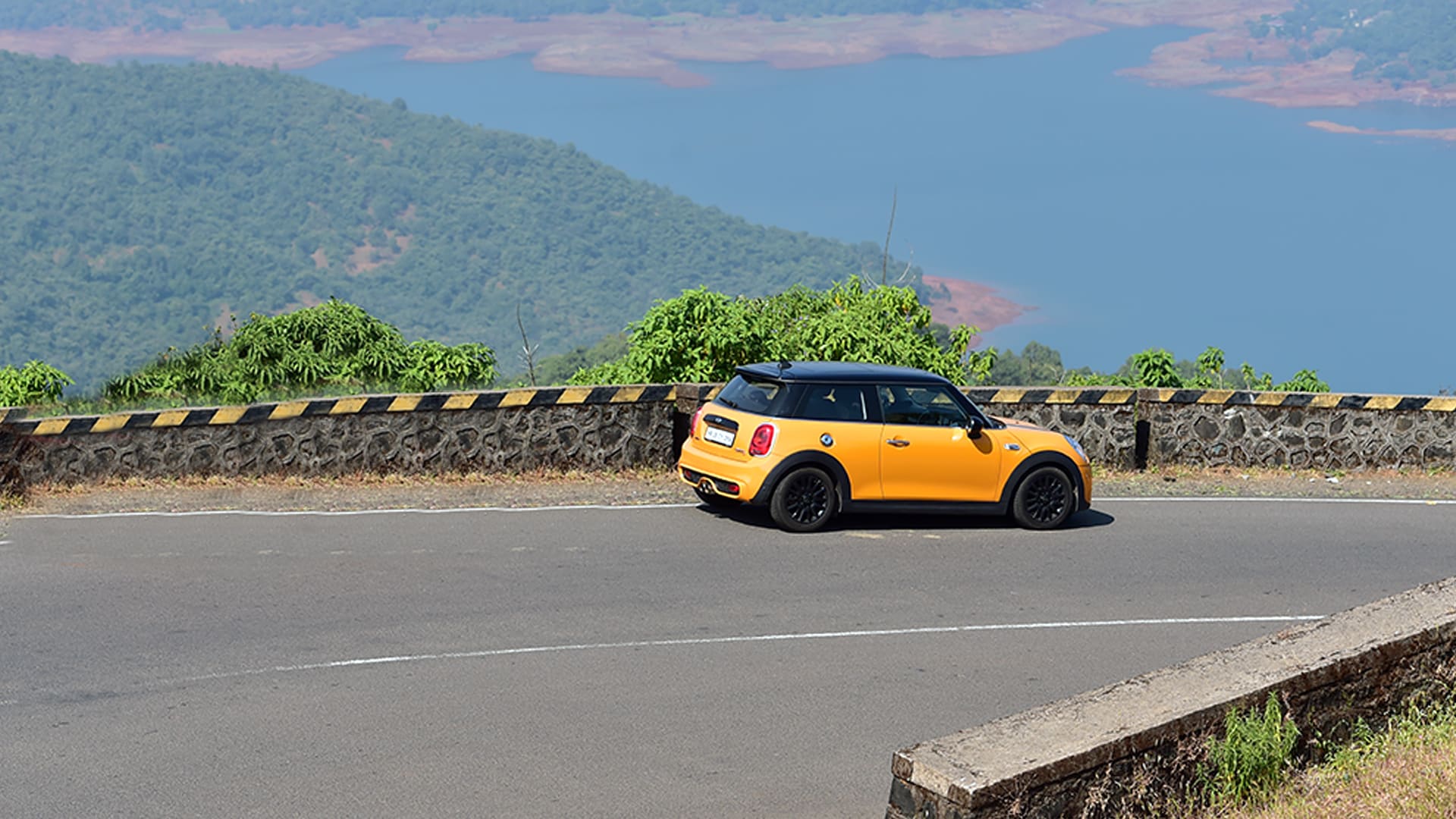 Mini Cooper-S- 3 door Exterior