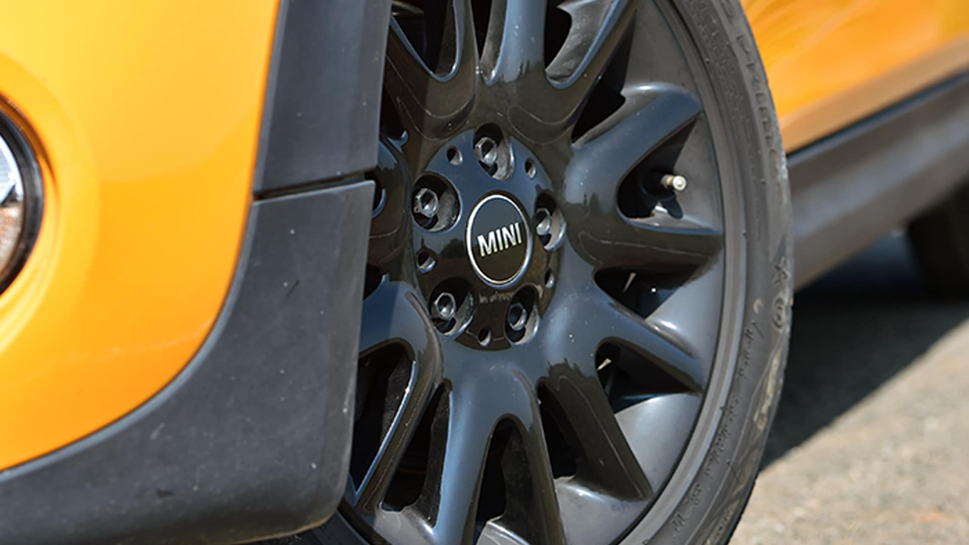 Mini Cooper-S- 3 door Exterior