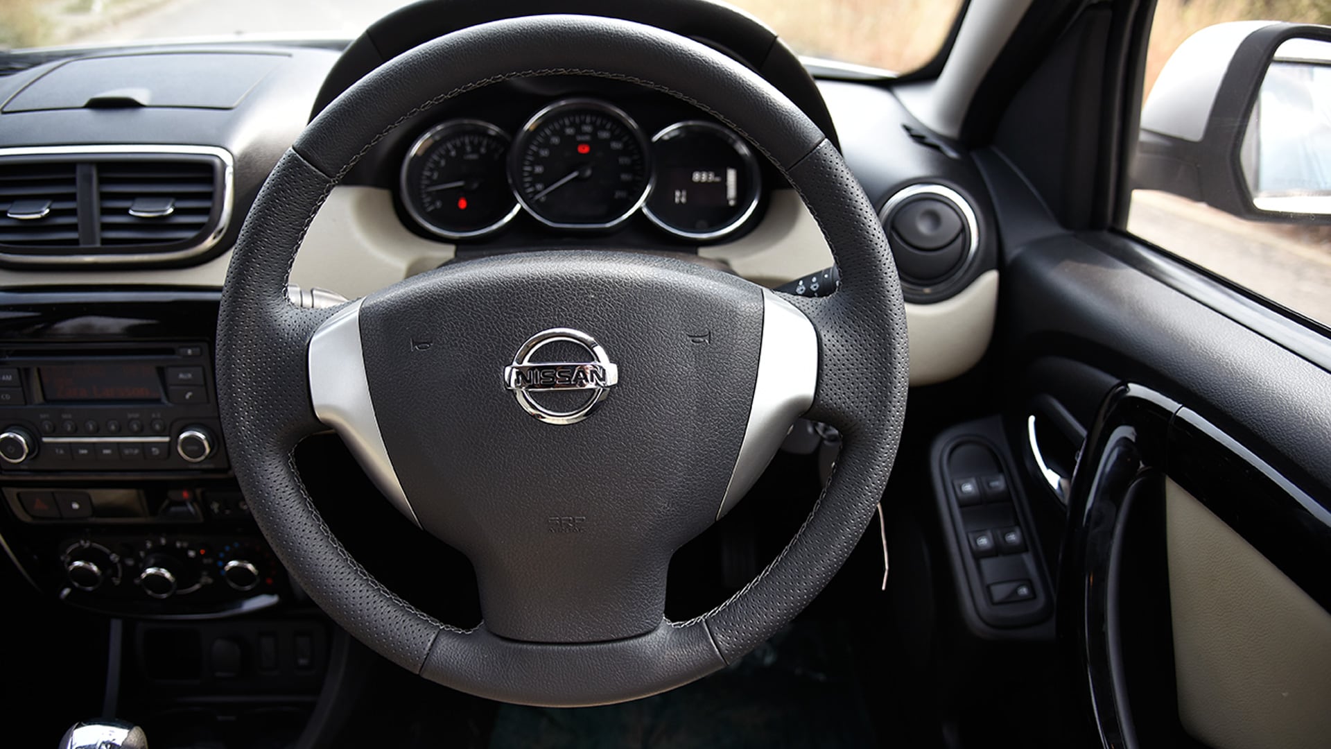 Nissan Terrano 2017 XV Premium AT dCi 110ps Interior