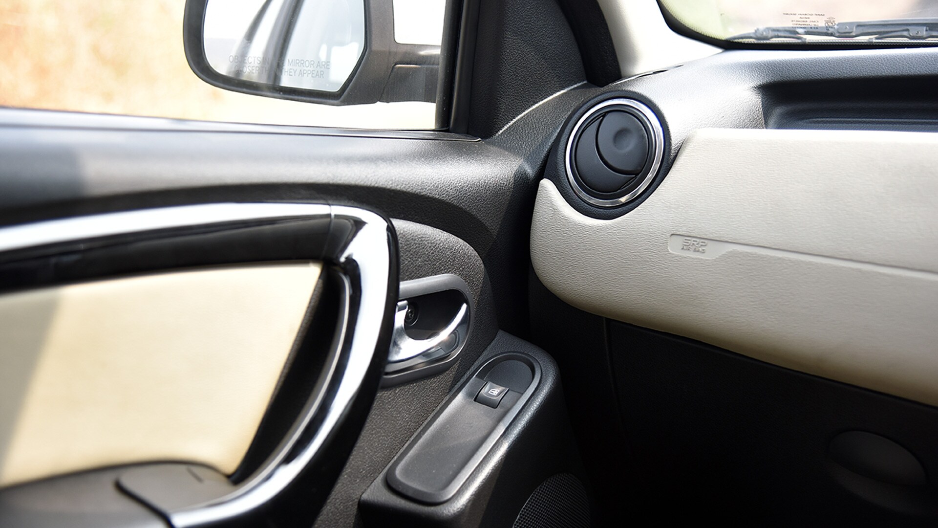 Nissan Terrano 2017 XV Premium AT dCi 110ps Interior