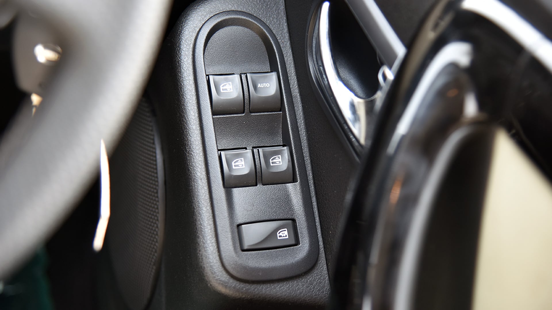 Nissan Terrano 2017 XV Premium AT dCi 110ps Interior