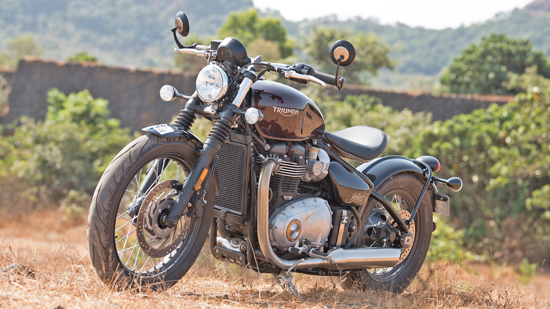 Triumph Bobber 2017 STD Compare