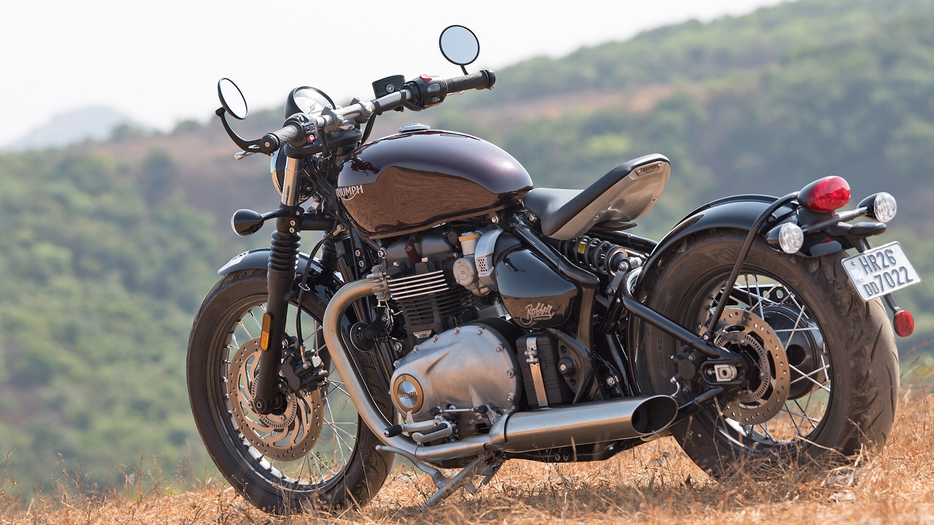 Triumph Bobber 2017 STD Compare