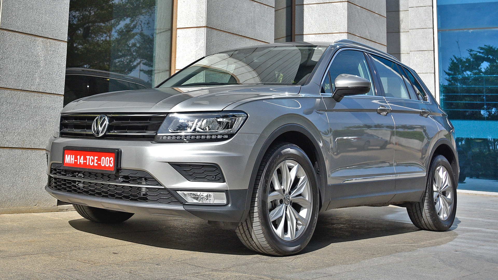 Volkswagen Tiguan 2017 Highline Diesel Compare
