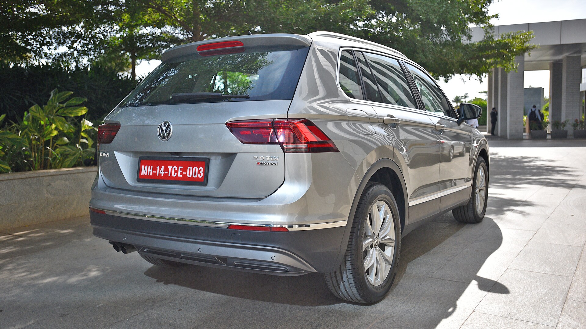 Volkswagen Tiguan 2017 Highline Diesel Compare