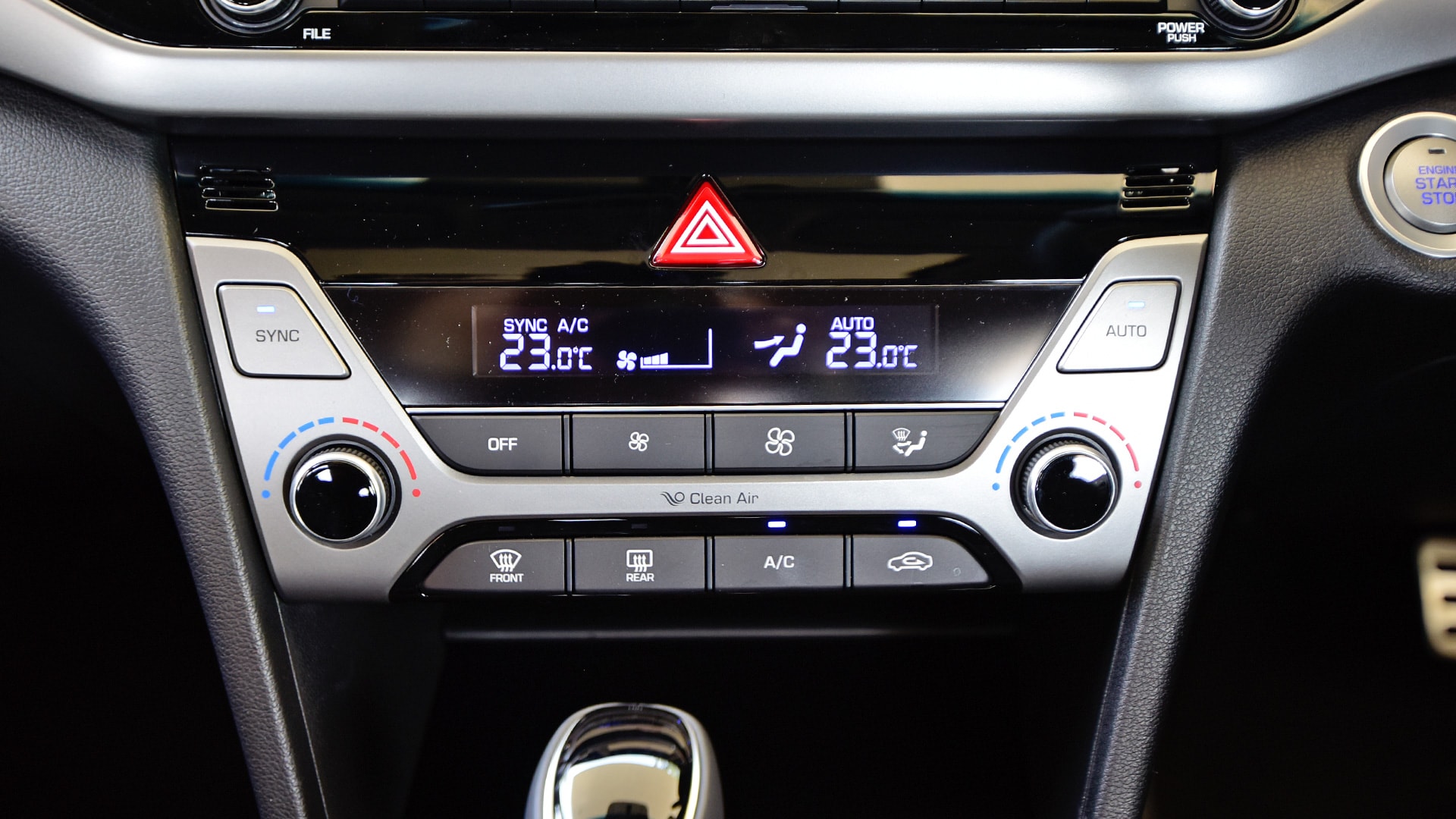 hyundai-elantra-2016-2.0 Petrol SX (O)AT Interior