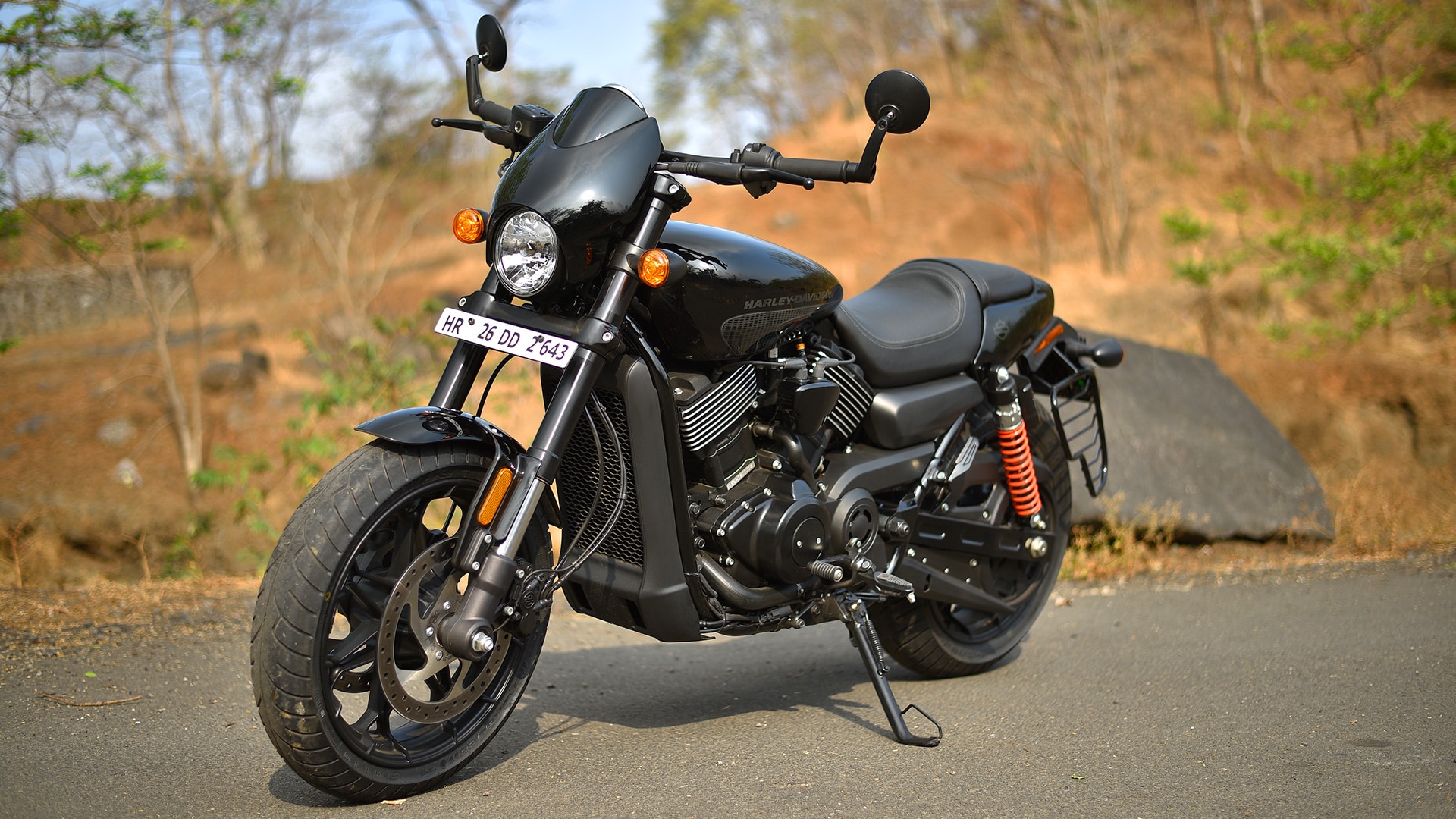 Harley-Davidson Street Rod 2017 STD Compare