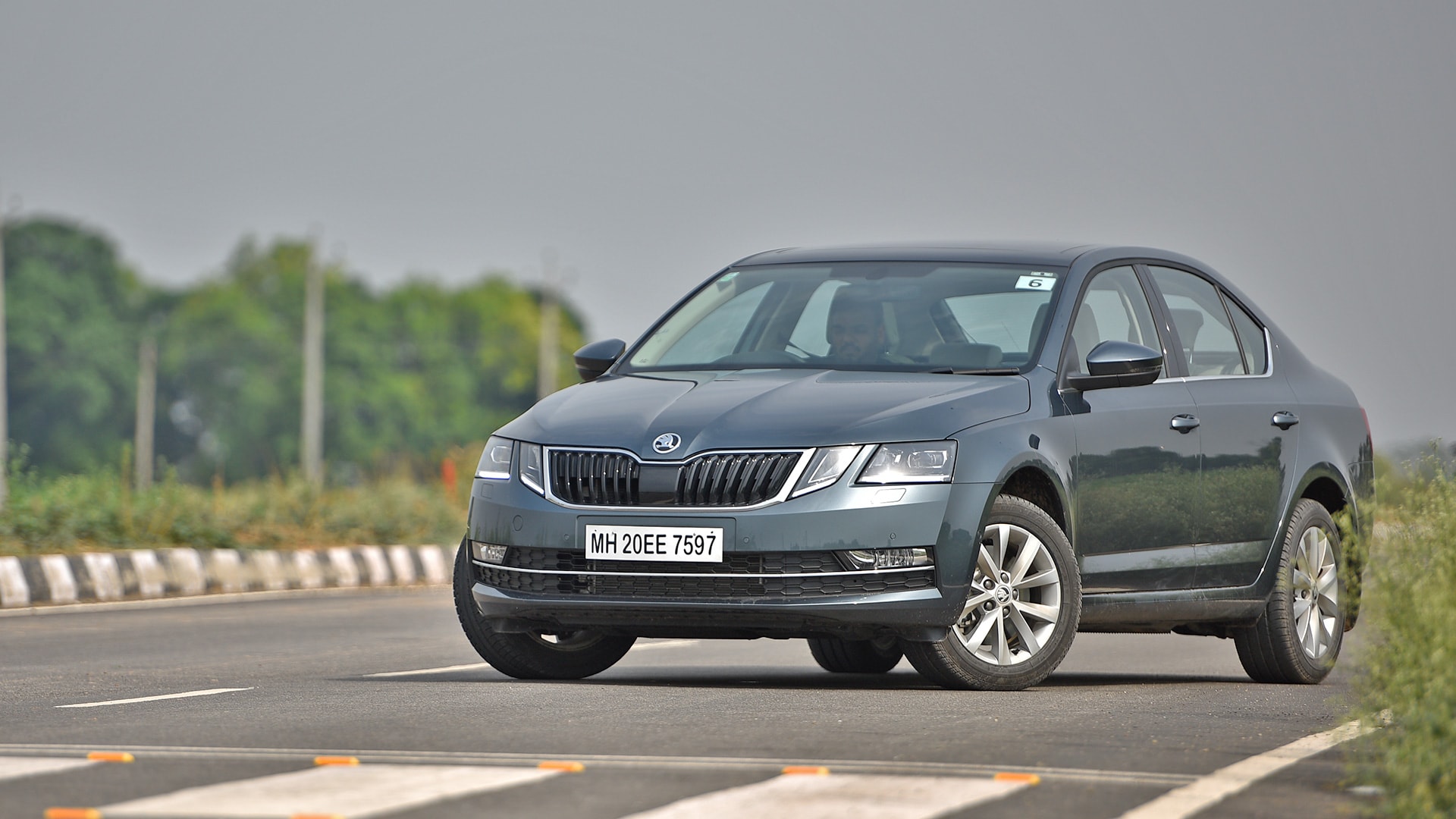 Skoda Octavia 2017 2.0 TDI CR (AT) Style Plus Exterior Car