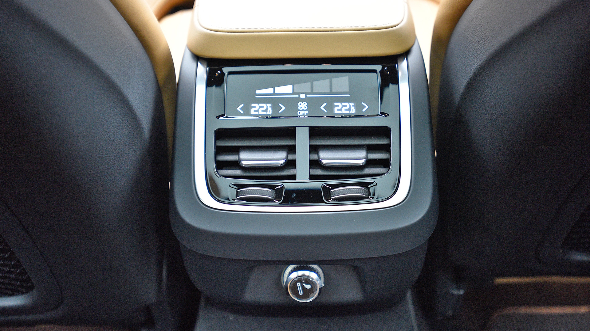 Volvo V90 Cross Country 2017 Diesel Std Interior