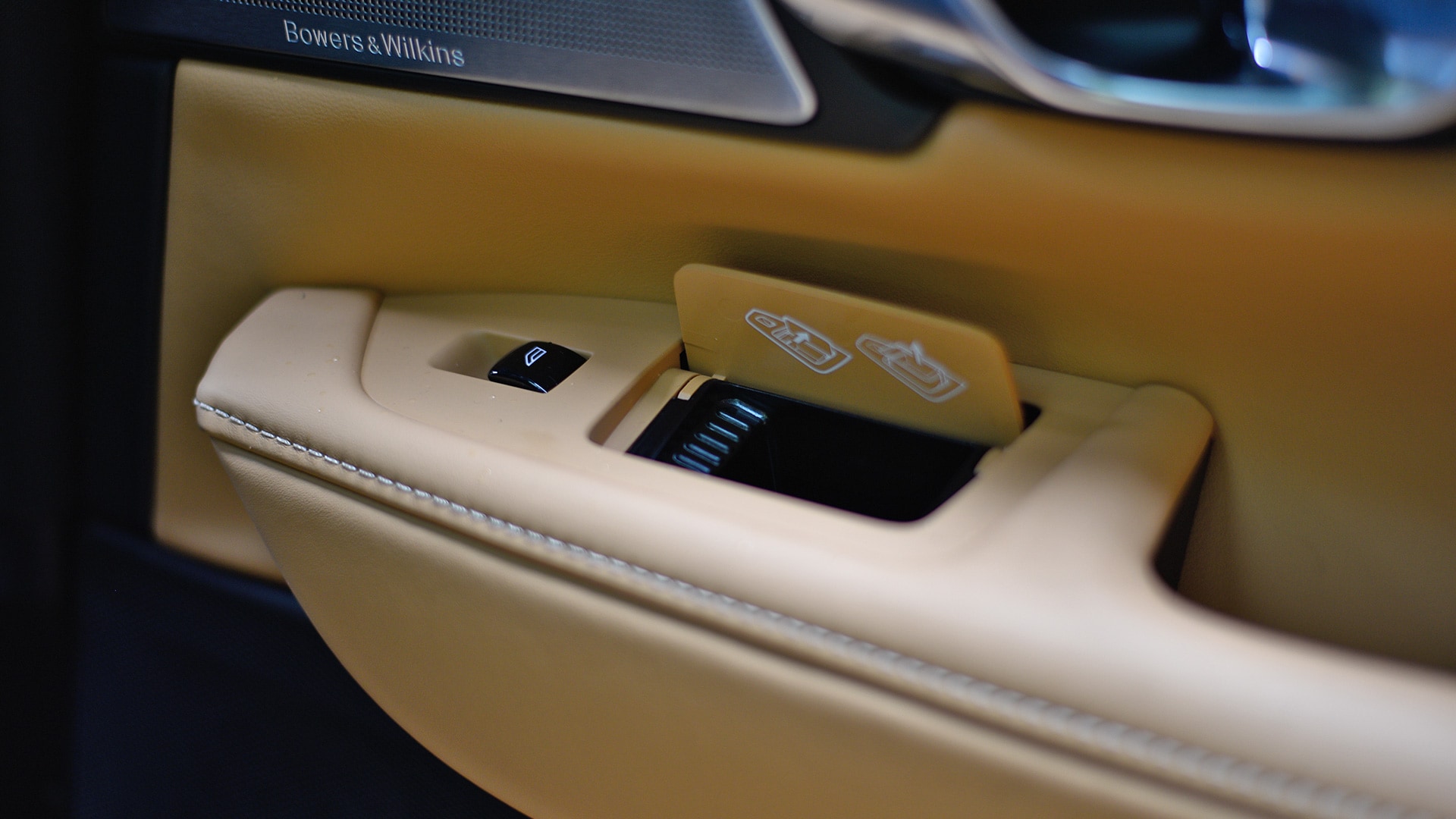 Volvo V90 Cross Country 2017 Diesel Std Interior