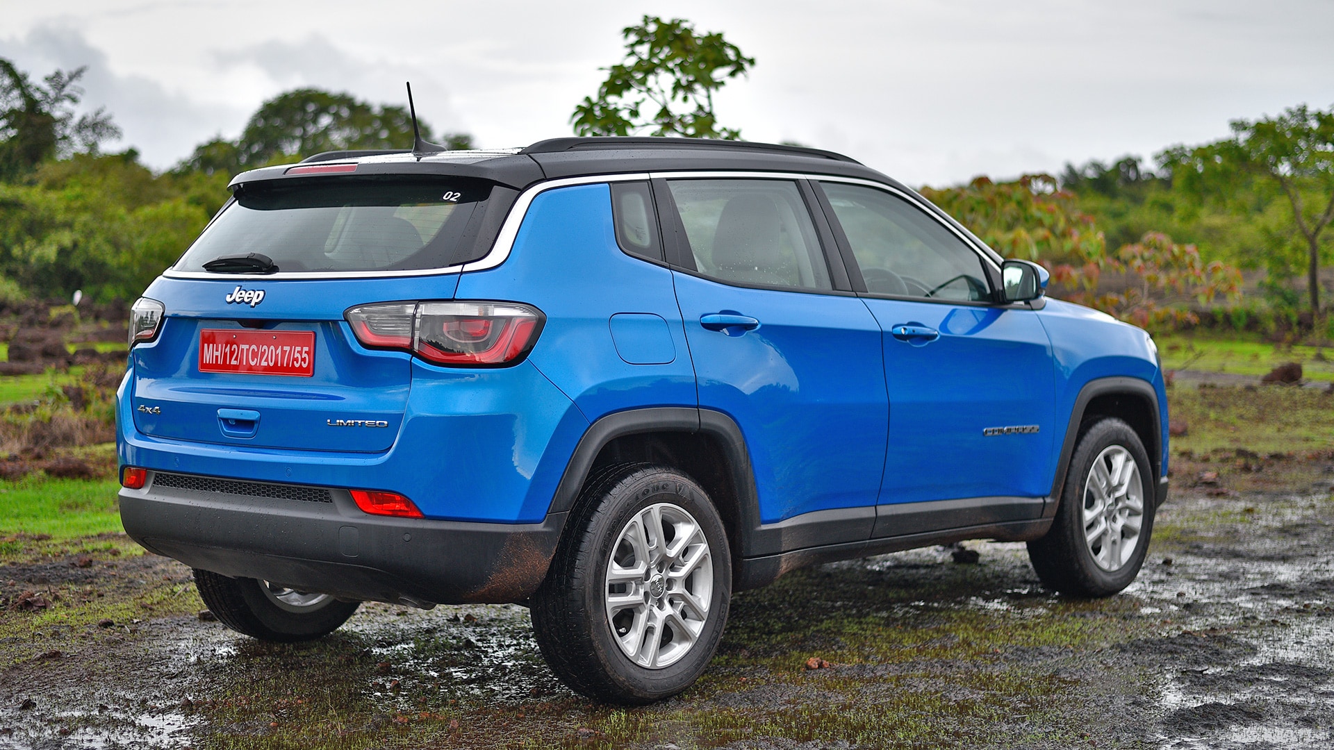 Jeep Compass 2017 Limited Diesel 4x4 Compare