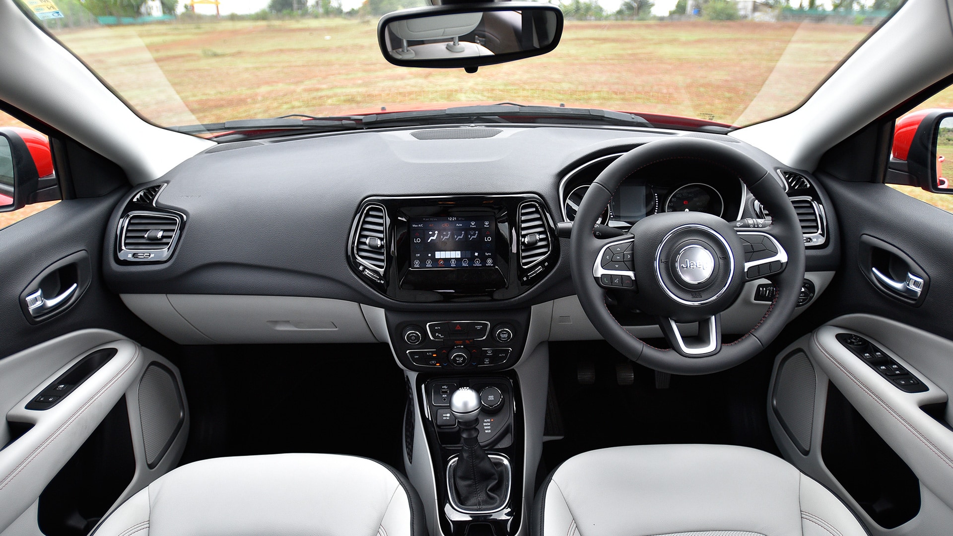 Jeep Compass 2017 Limited Diesel 4x4 Compare