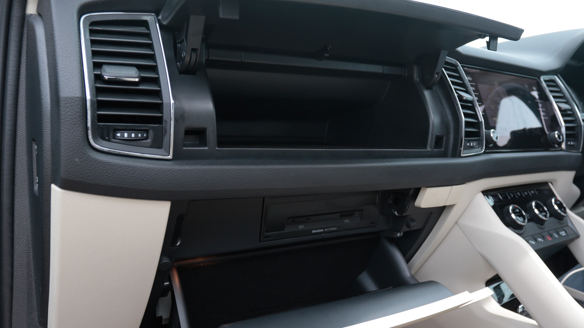 Skoda Kodiaq 2017 Diesel Std Interior