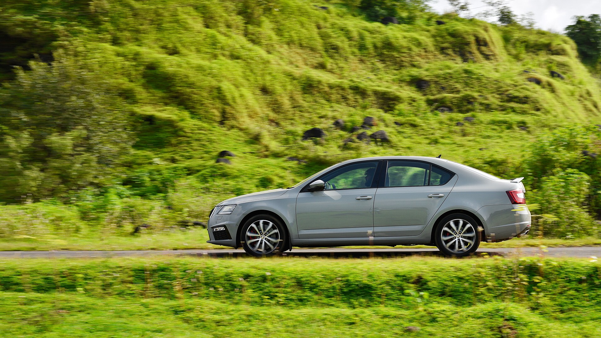 Skoda Octavia 2017 vRS 230 Exterior