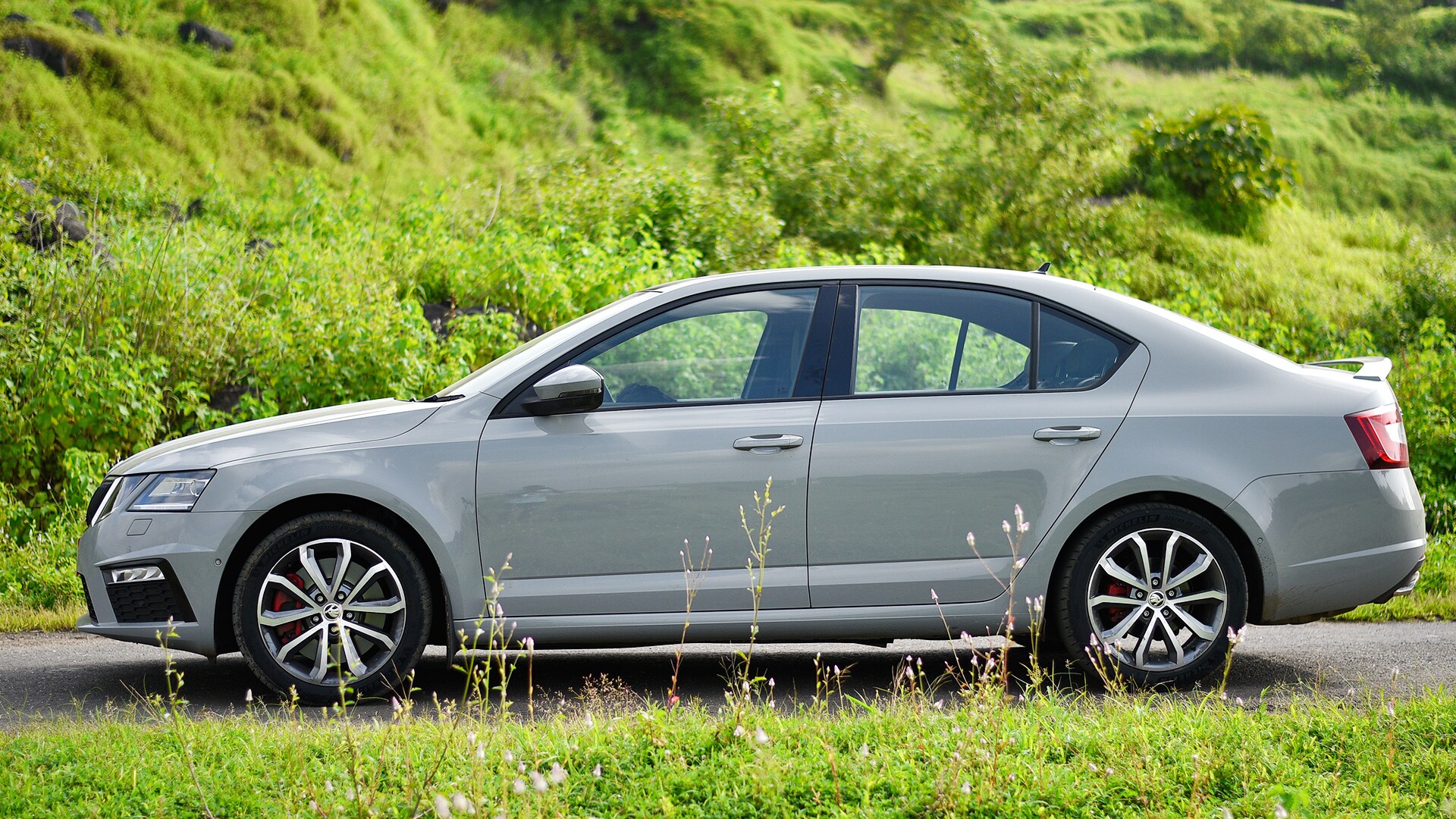 Skoda Octavia 2017 vRS 230 Exterior