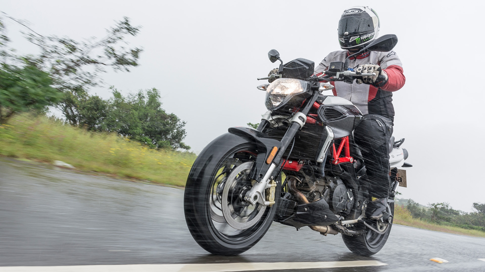 Aprilia Shiver 900 2017 STD