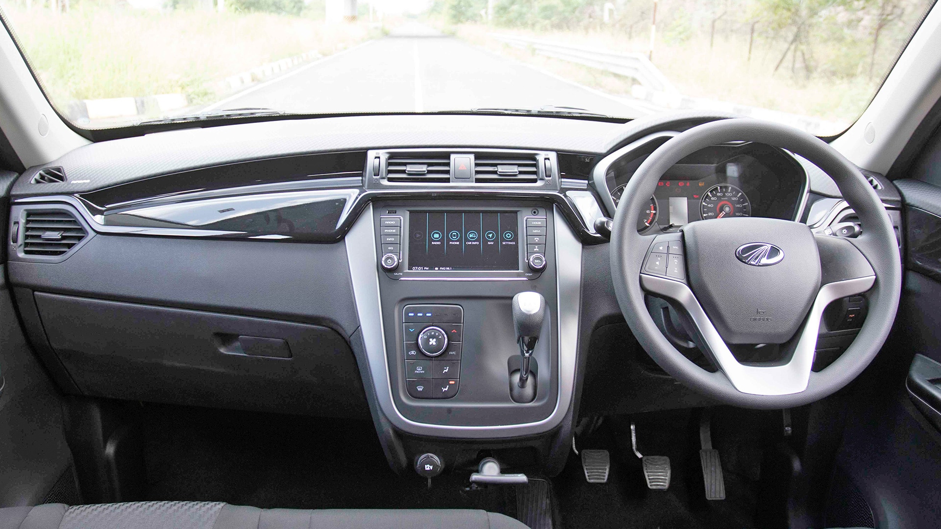 Mahindra KUV 100 NXT 2017 K8 Petrol 6 Str Interior