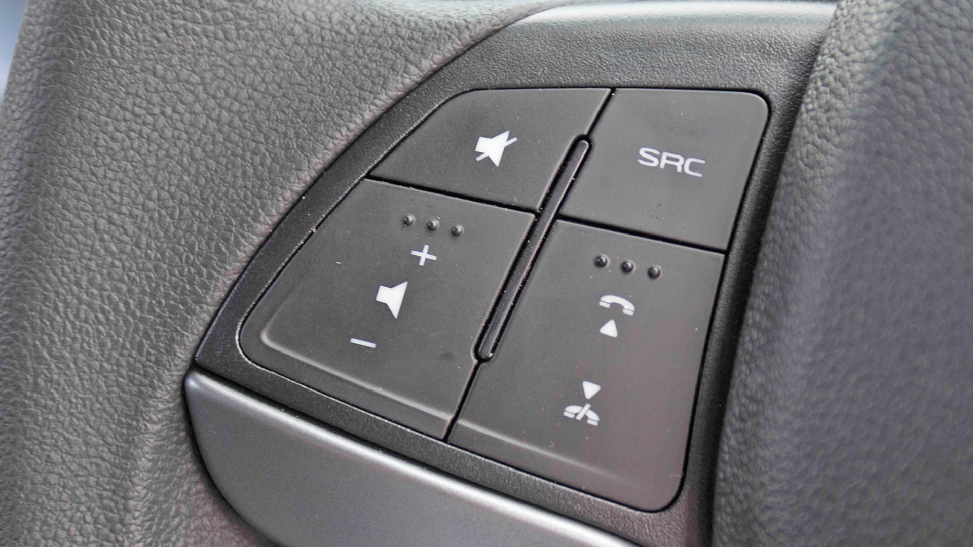 Mahindra KUV 100 NXT 2017 K8 Petrol 6 Str Interior