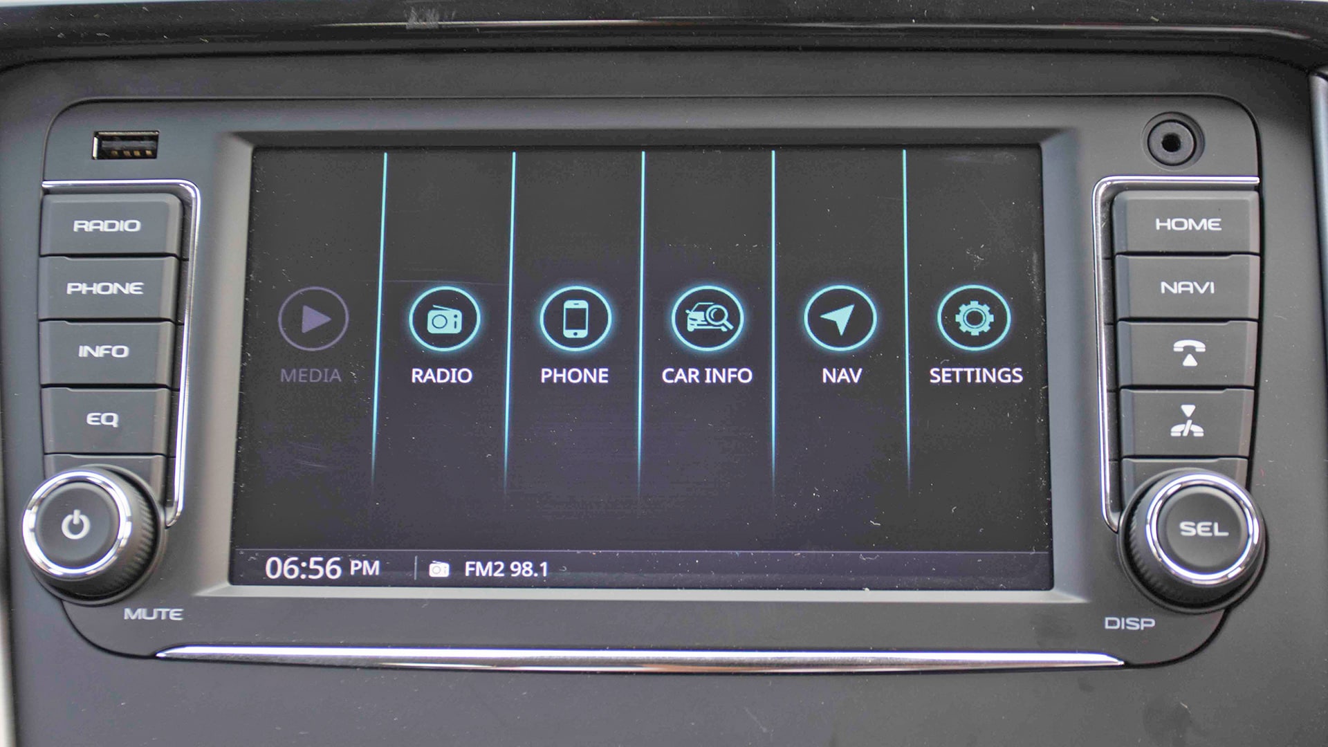 Mahindra KUV 100 NXT 2017 K8 Petrol 6 Str Interior